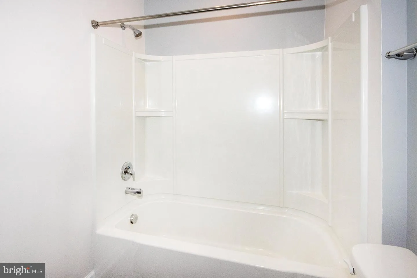 Sicklerville, New Jersey 08081, United States, 3 Bedrooms Bedrooms, ,3 BathroomsBathrooms,Residential,Pending,48967