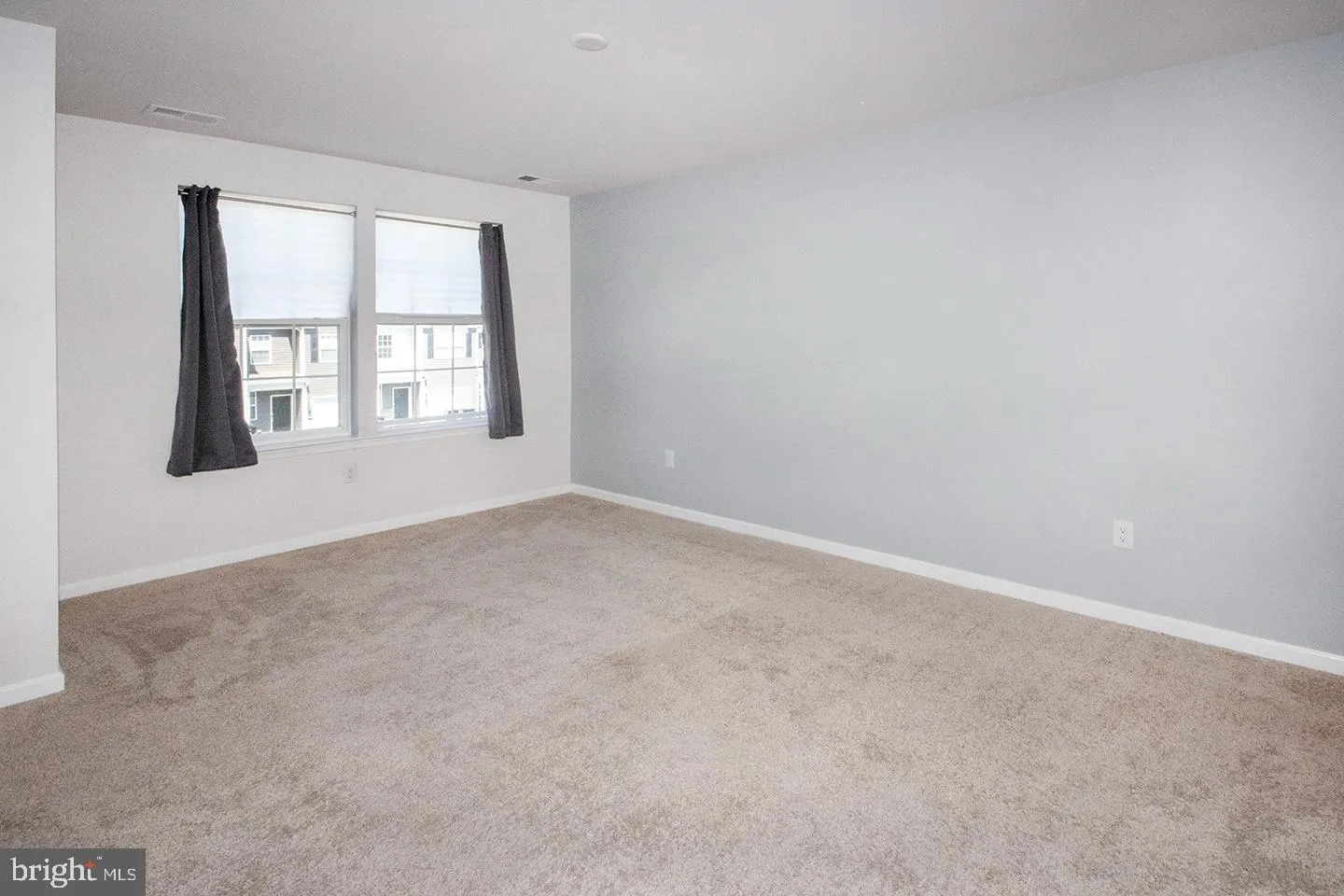 Sicklerville, New Jersey 08081, United States, 3 Bedrooms Bedrooms, ,3 BathroomsBathrooms,Residential,Pending,48967