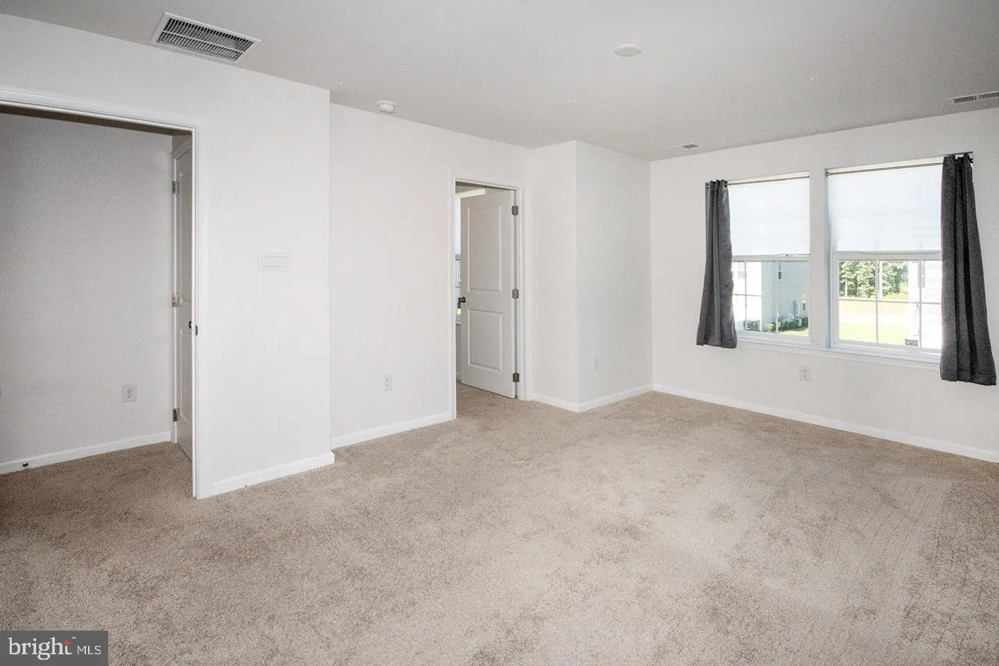 Sicklerville, New Jersey 08081, United States, 3 Bedrooms Bedrooms, ,3 BathroomsBathrooms,Residential,Pending,48967