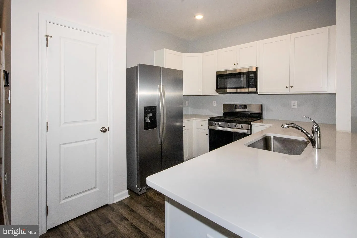 Sicklerville, New Jersey 08081, United States, 3 Bedrooms Bedrooms, ,3 BathroomsBathrooms,Residential,Pending,48967