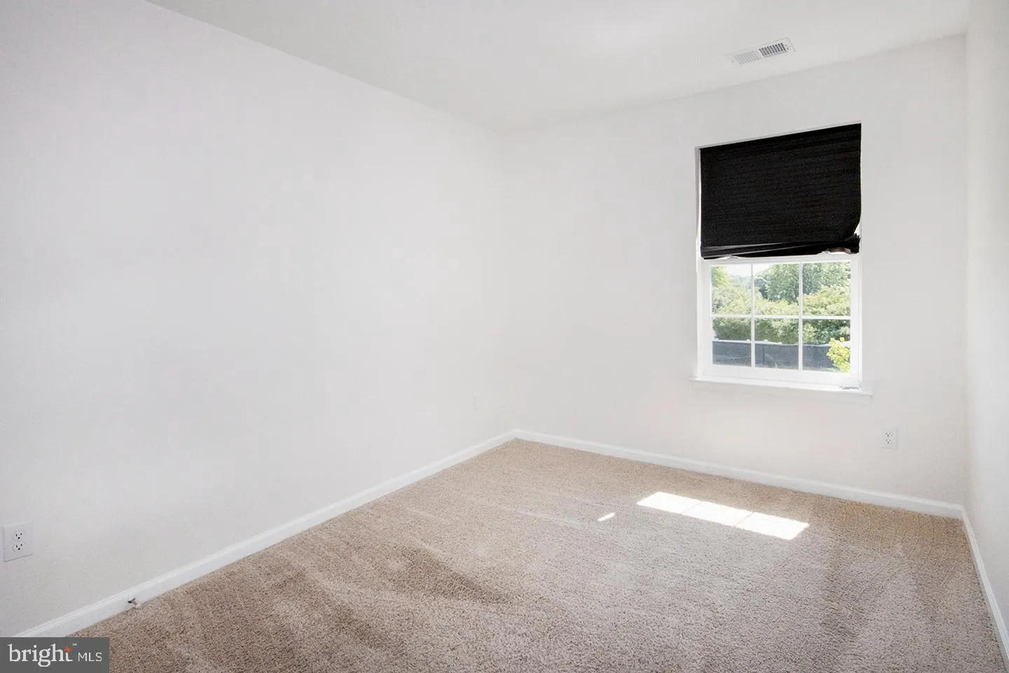 Sicklerville, New Jersey 08081, United States, 3 Bedrooms Bedrooms, ,3 BathroomsBathrooms,Residential,Pending,48967