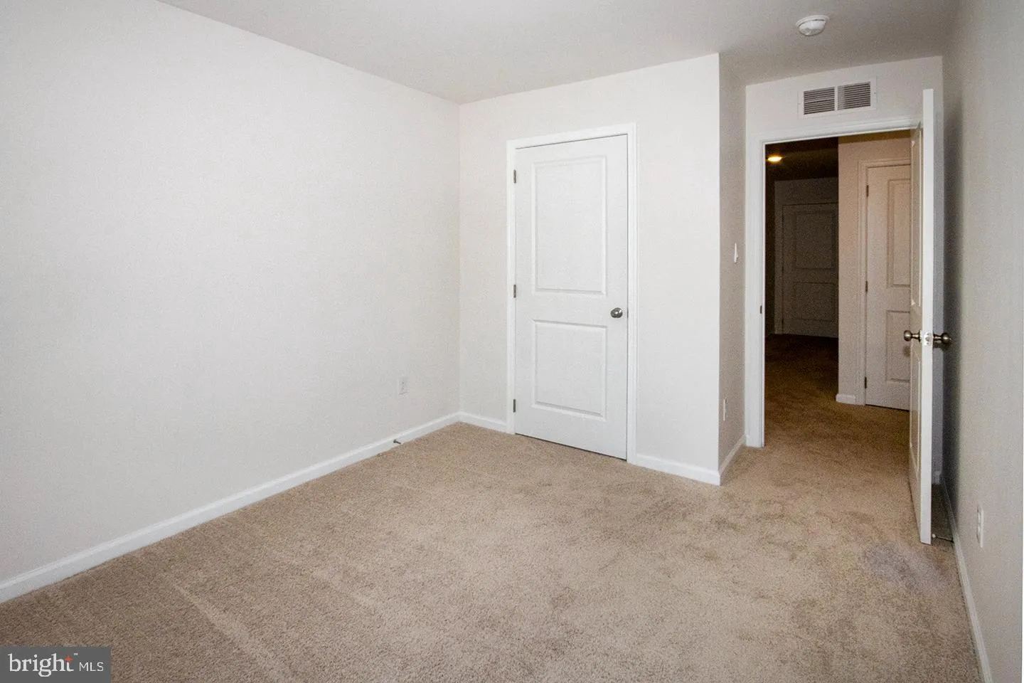 Sicklerville, New Jersey 08081, United States, 3 Bedrooms Bedrooms, ,3 BathroomsBathrooms,Residential,Pending,48967