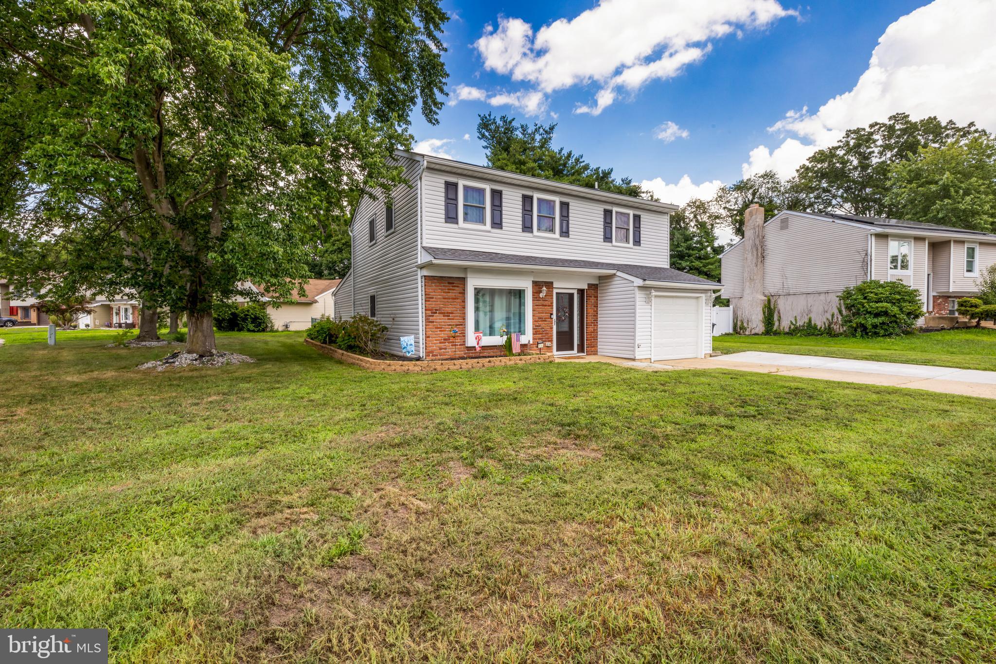 934 HAMPTON WAY