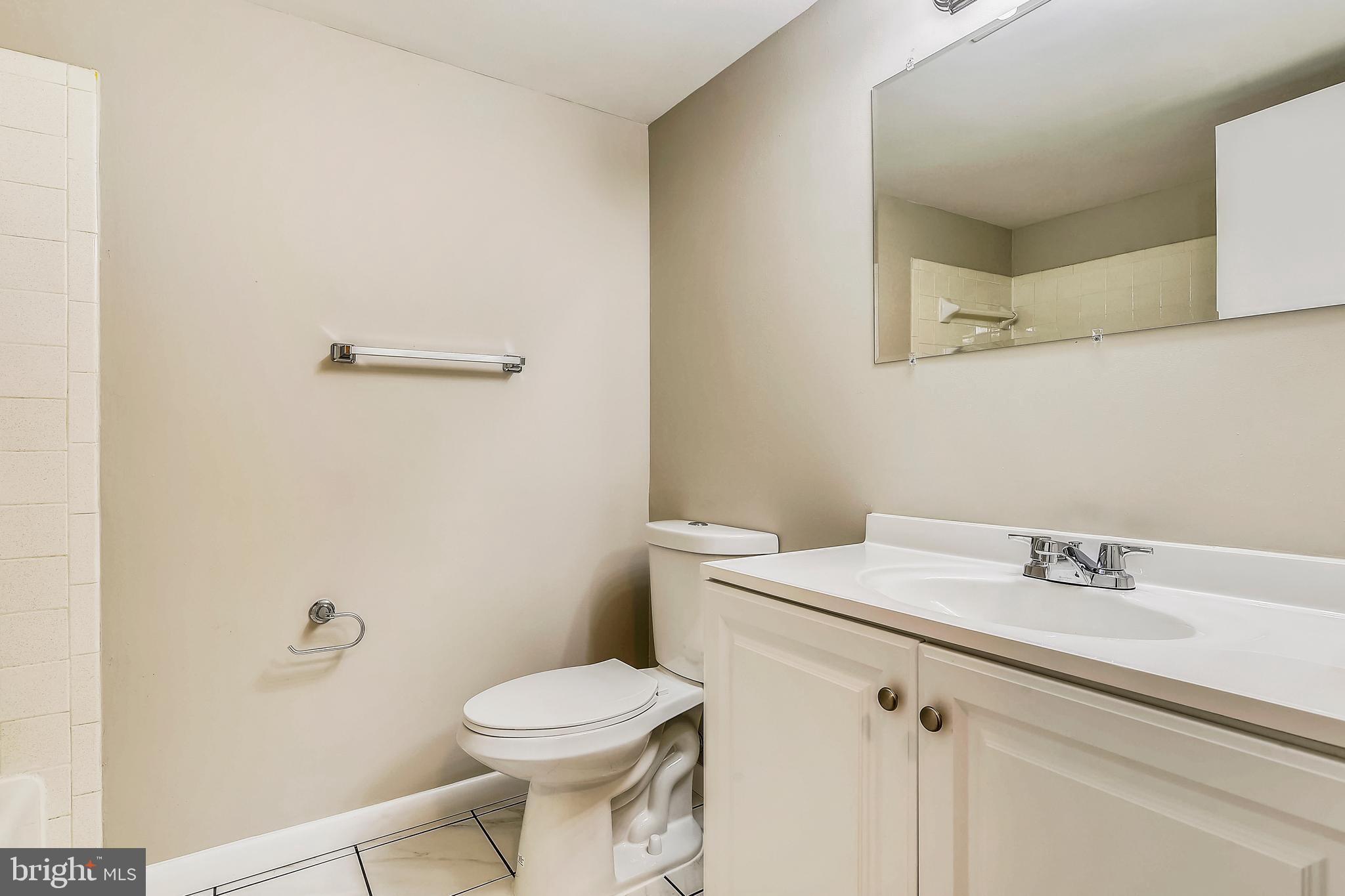 NORTHGATE SQUARE - Residential