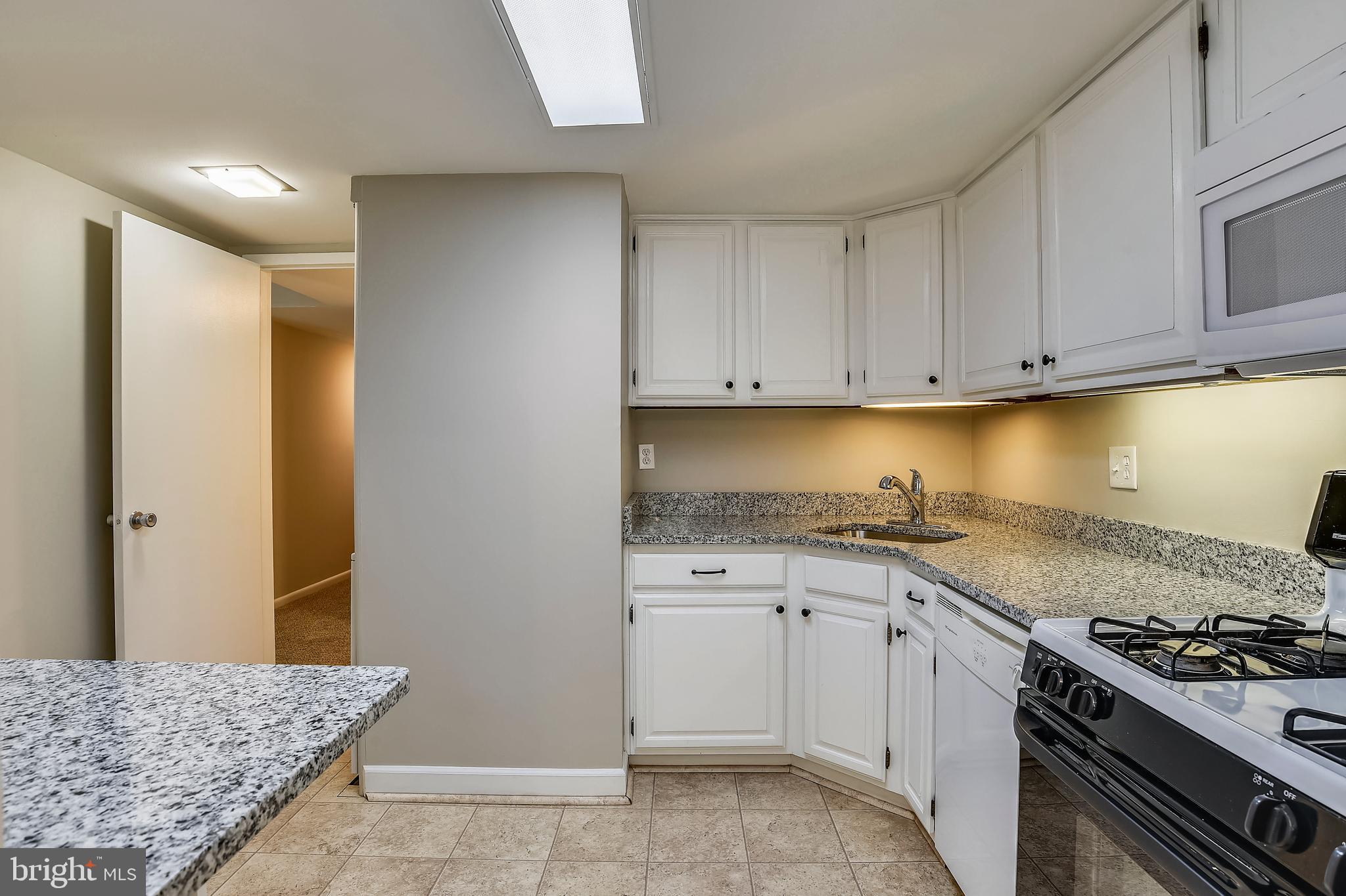 NORTHGATE SQUARE - Residential