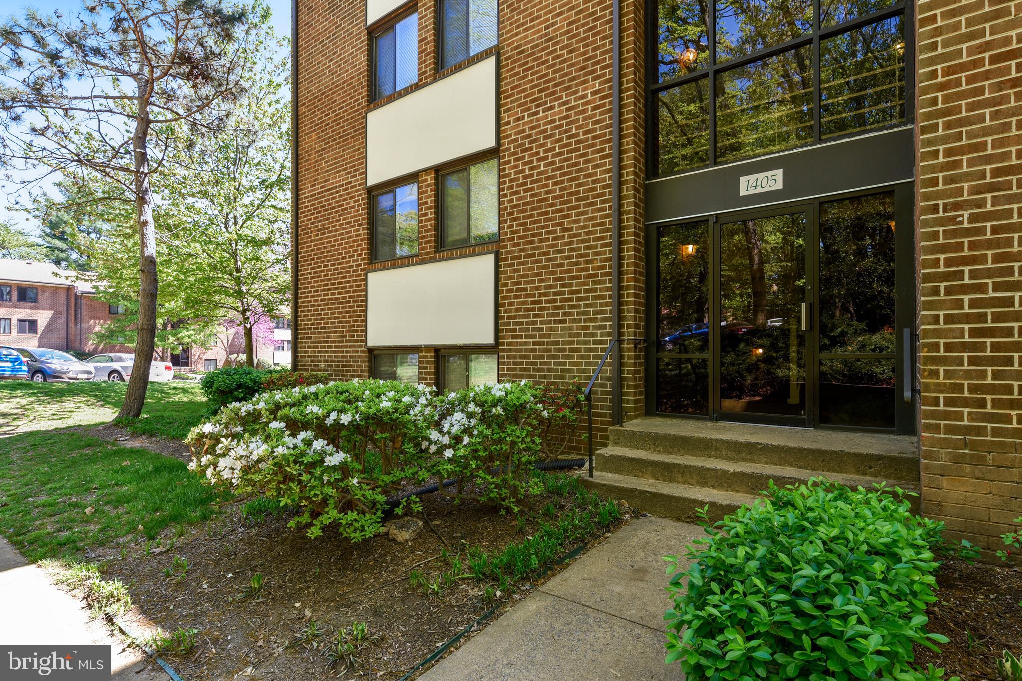 NORTHGATE SQUARE - Residential