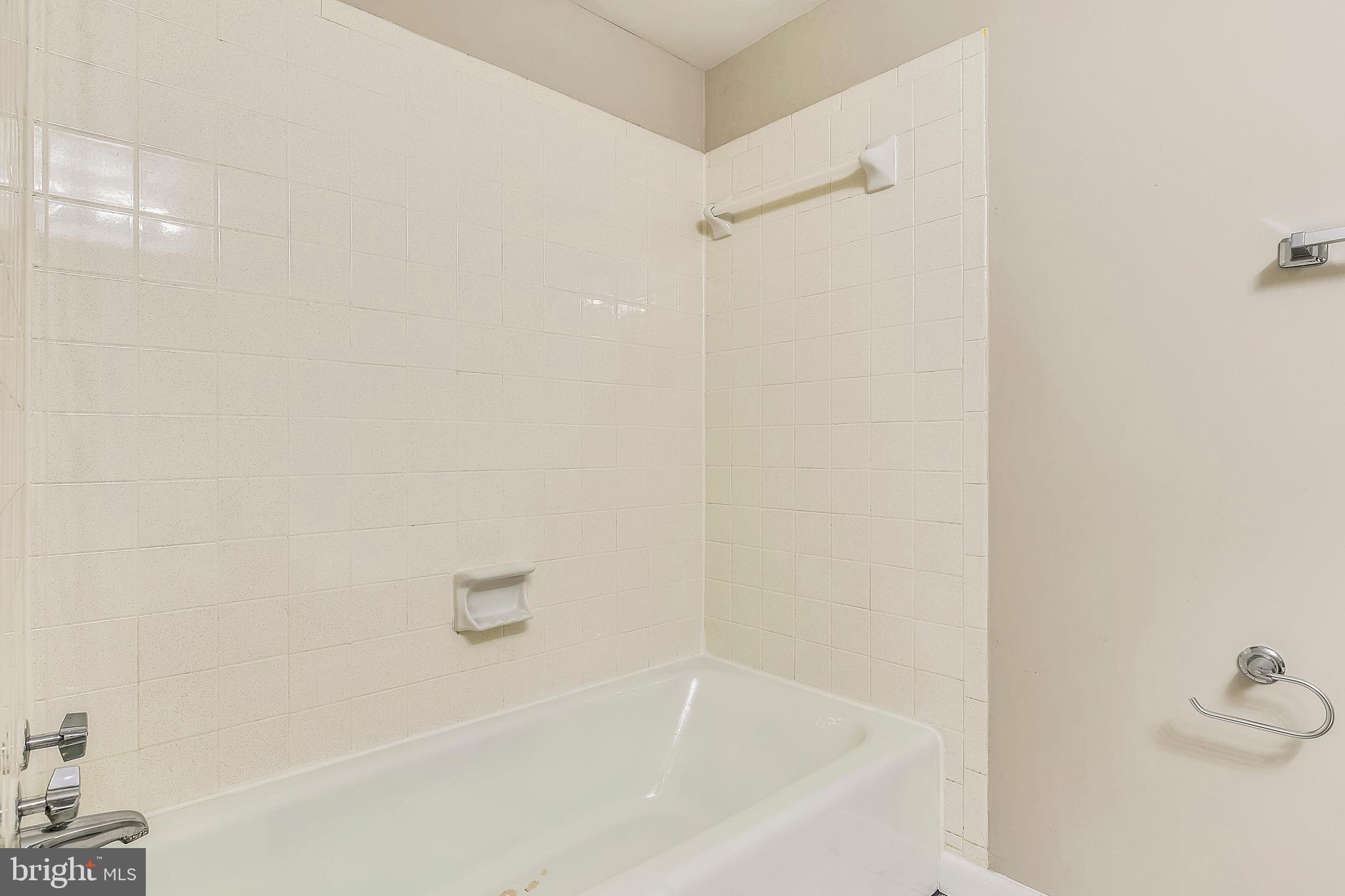 NORTHGATE SQUARE - Residential