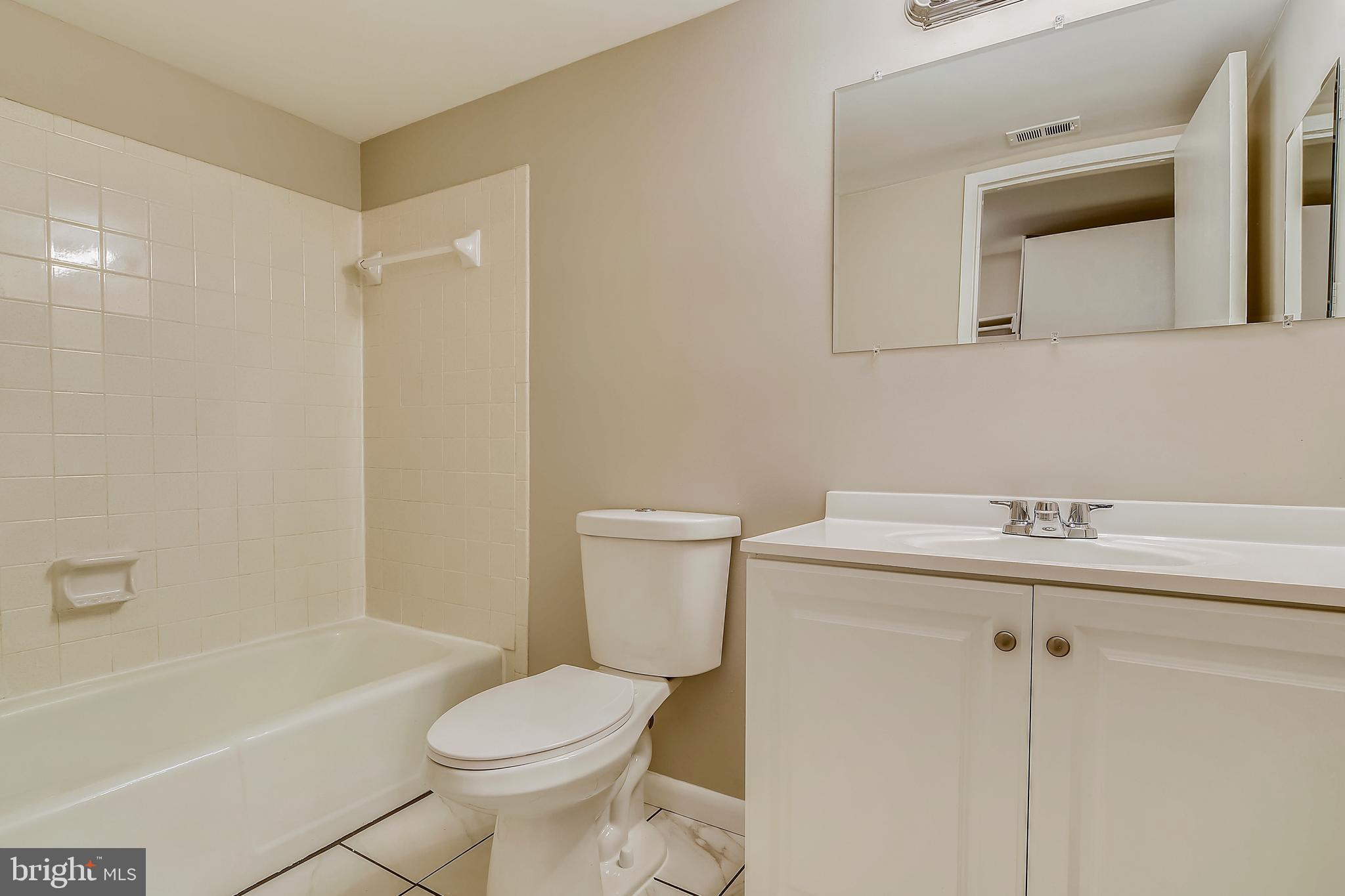 NORTHGATE SQUARE - Residential