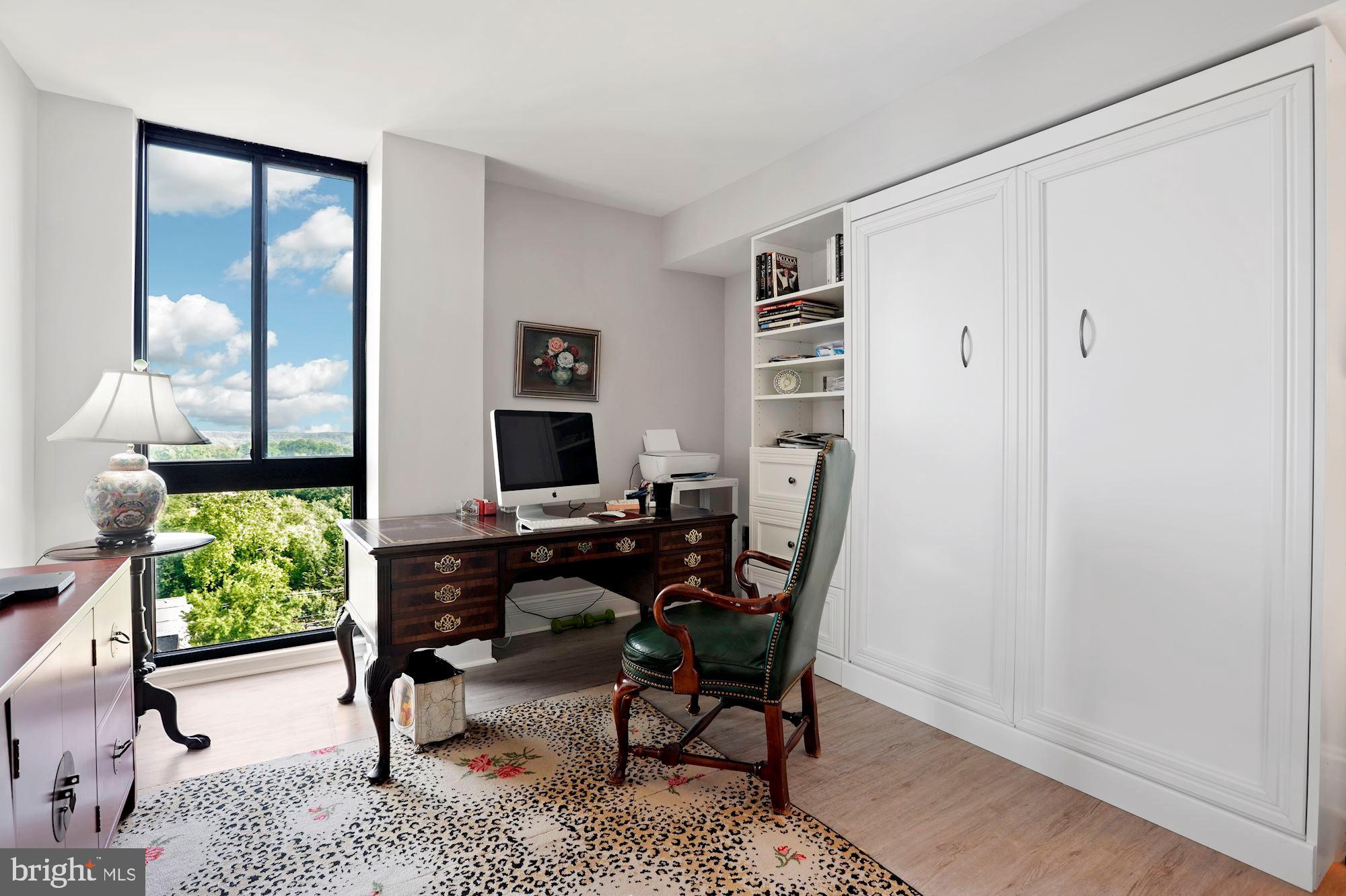 MCLEAN HOUSE - Residential