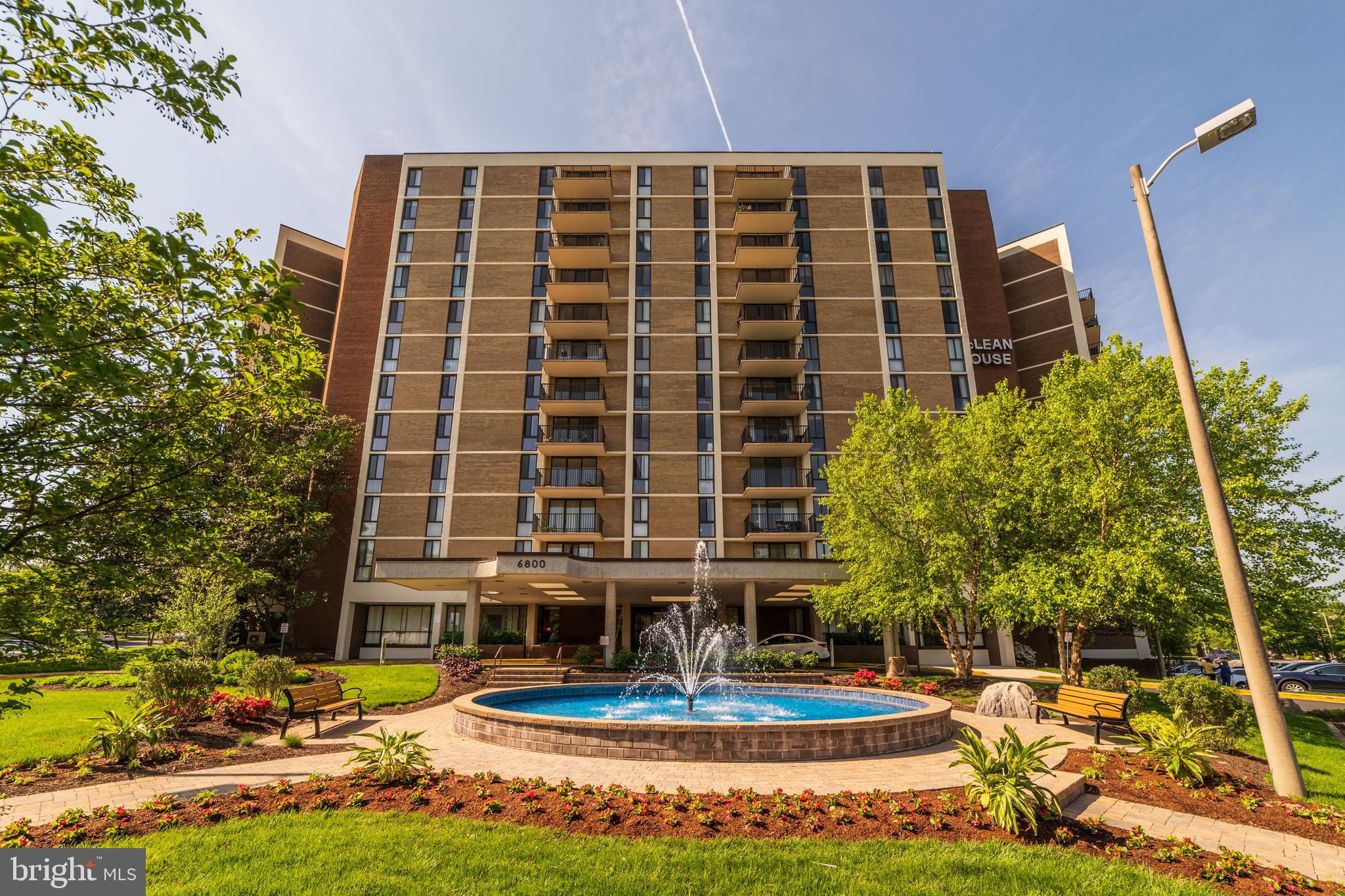 MCLEAN HOUSE - Residential