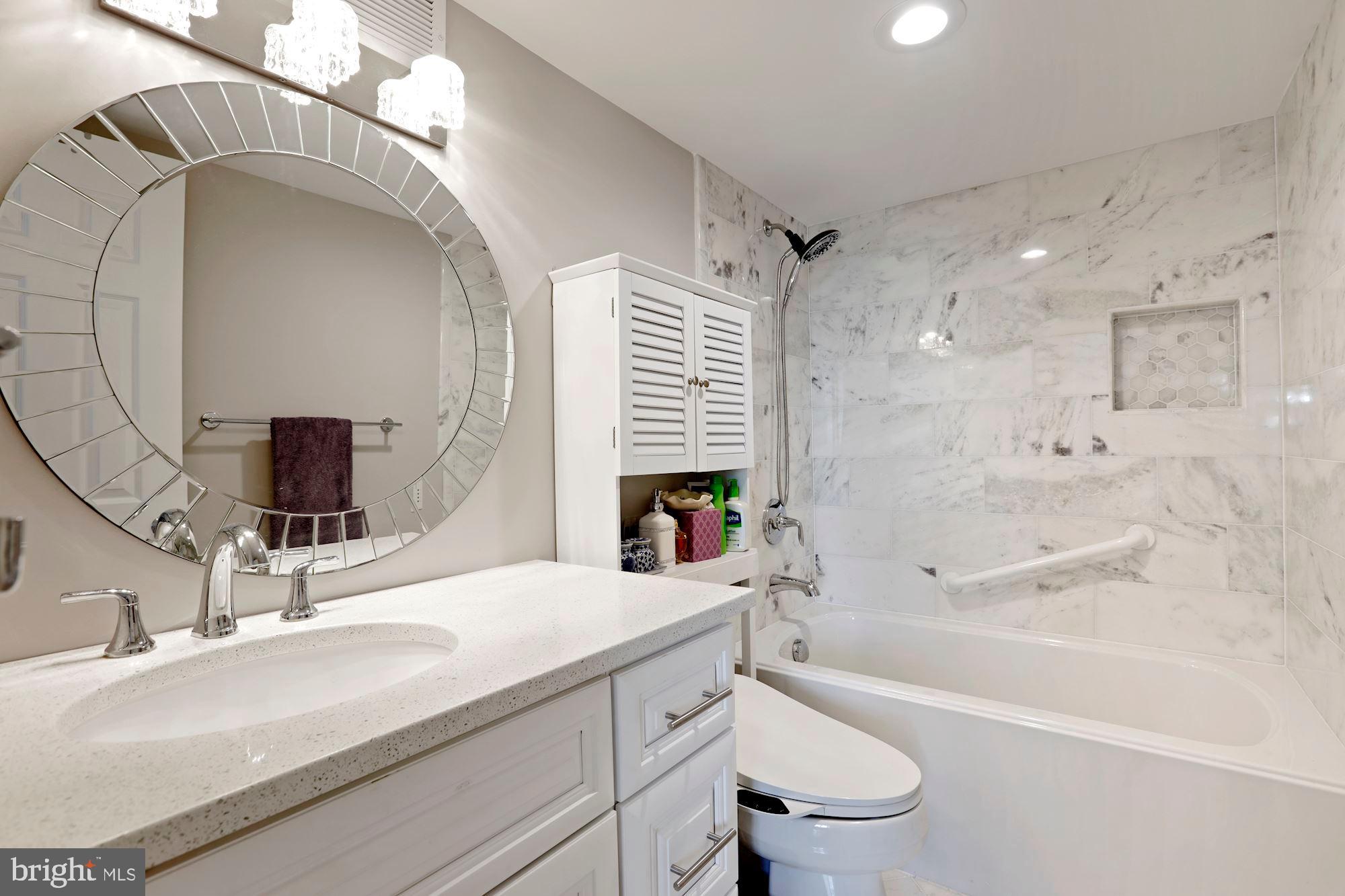 MCLEAN HOUSE - Residential