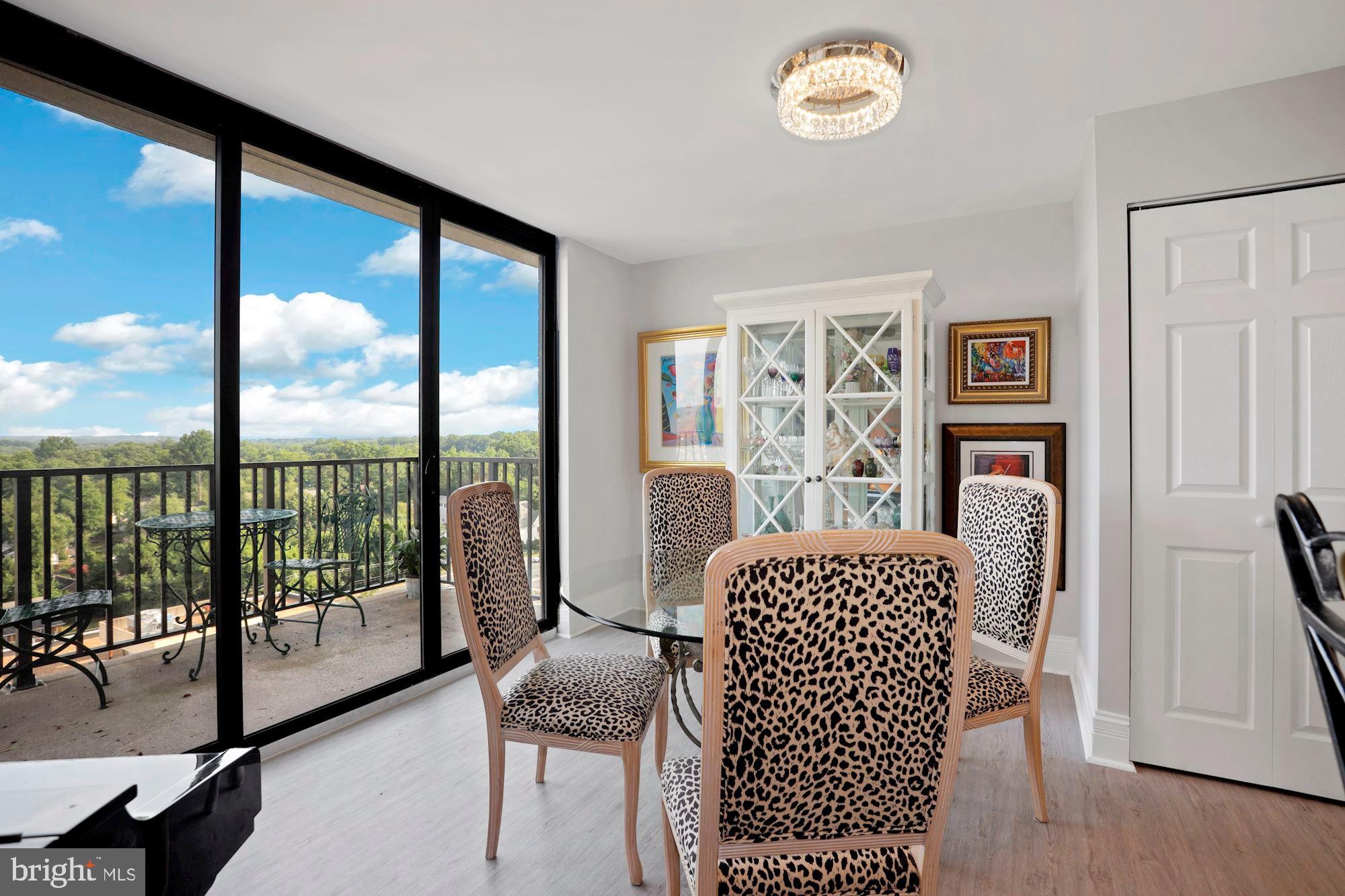 MCLEAN HOUSE - Residential