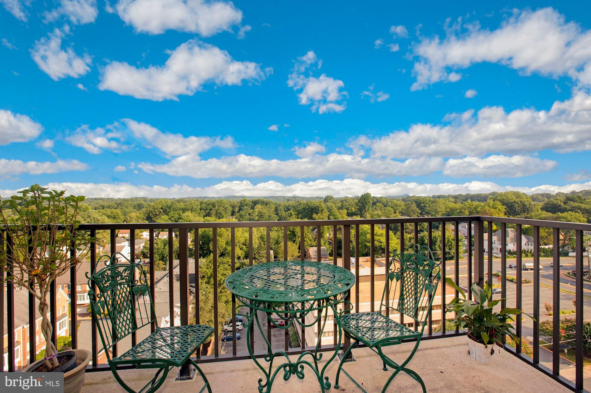 MCLEAN HOUSE - Residential