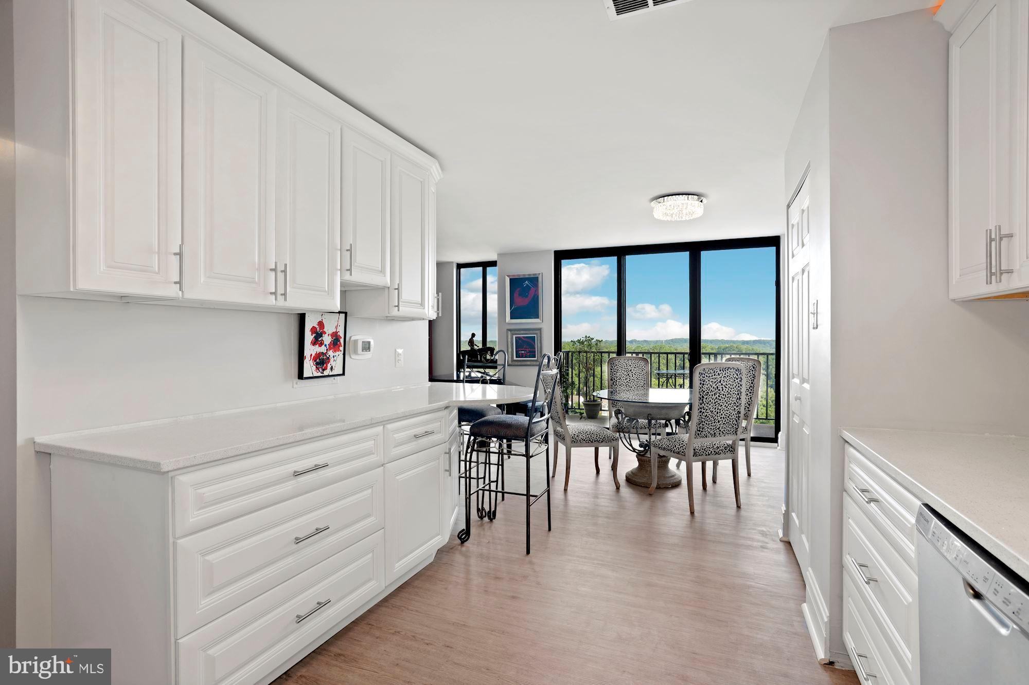 MCLEAN HOUSE - Residential