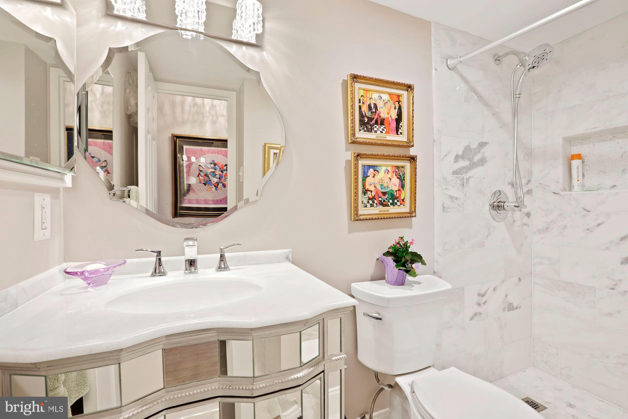 MCLEAN HOUSE - Residential