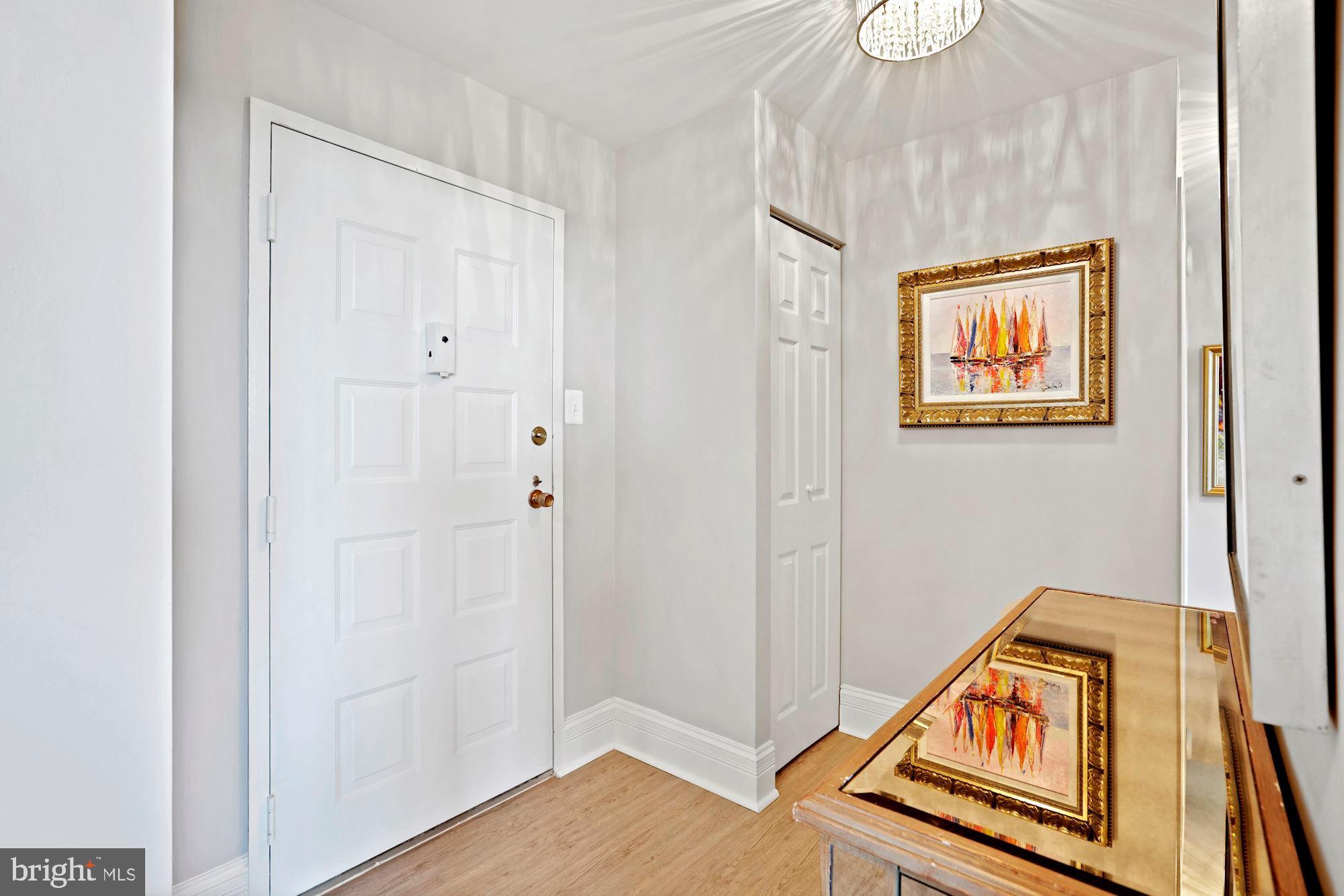 MCLEAN HOUSE - Residential