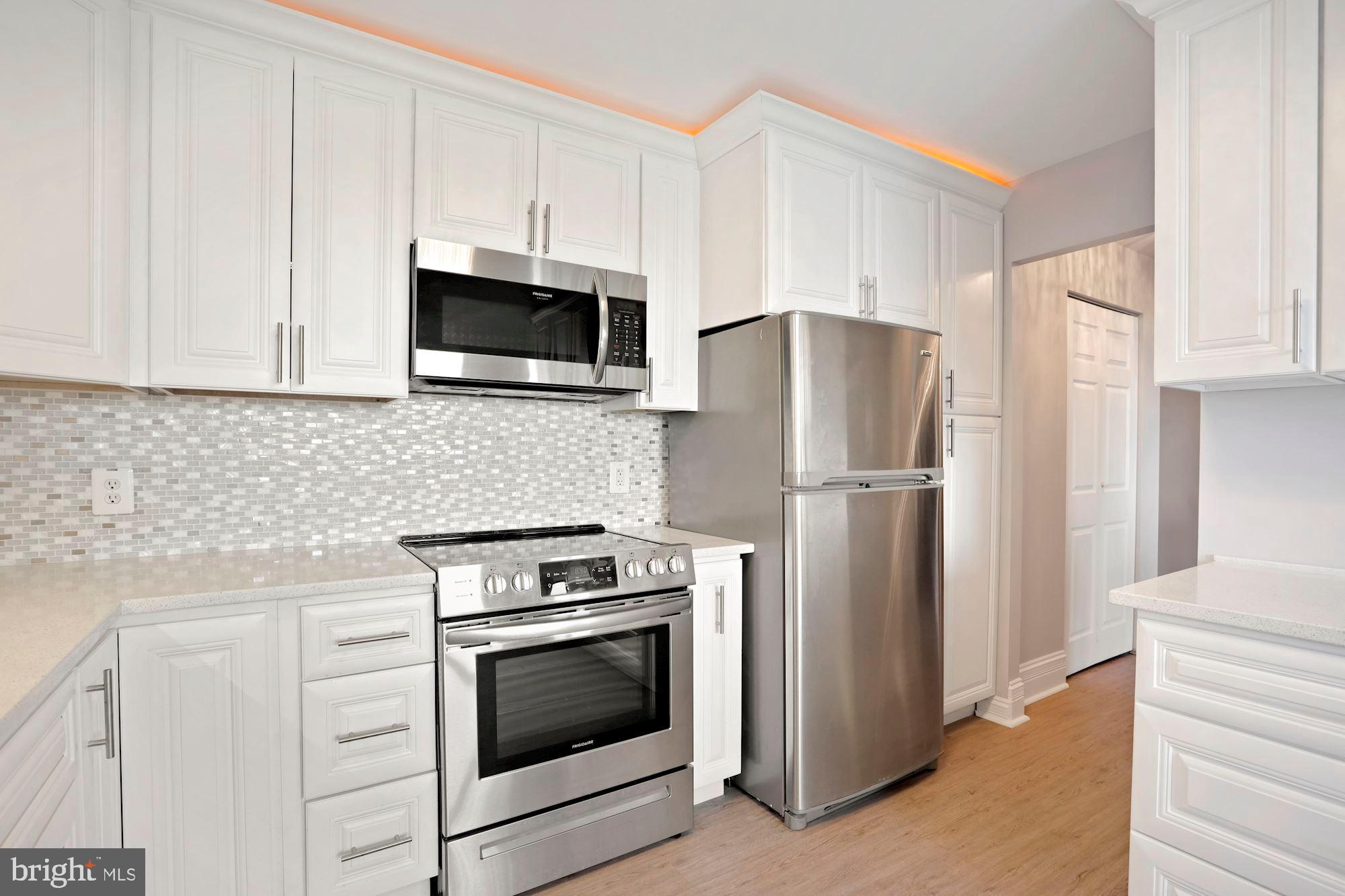 MCLEAN HOUSE - Residential