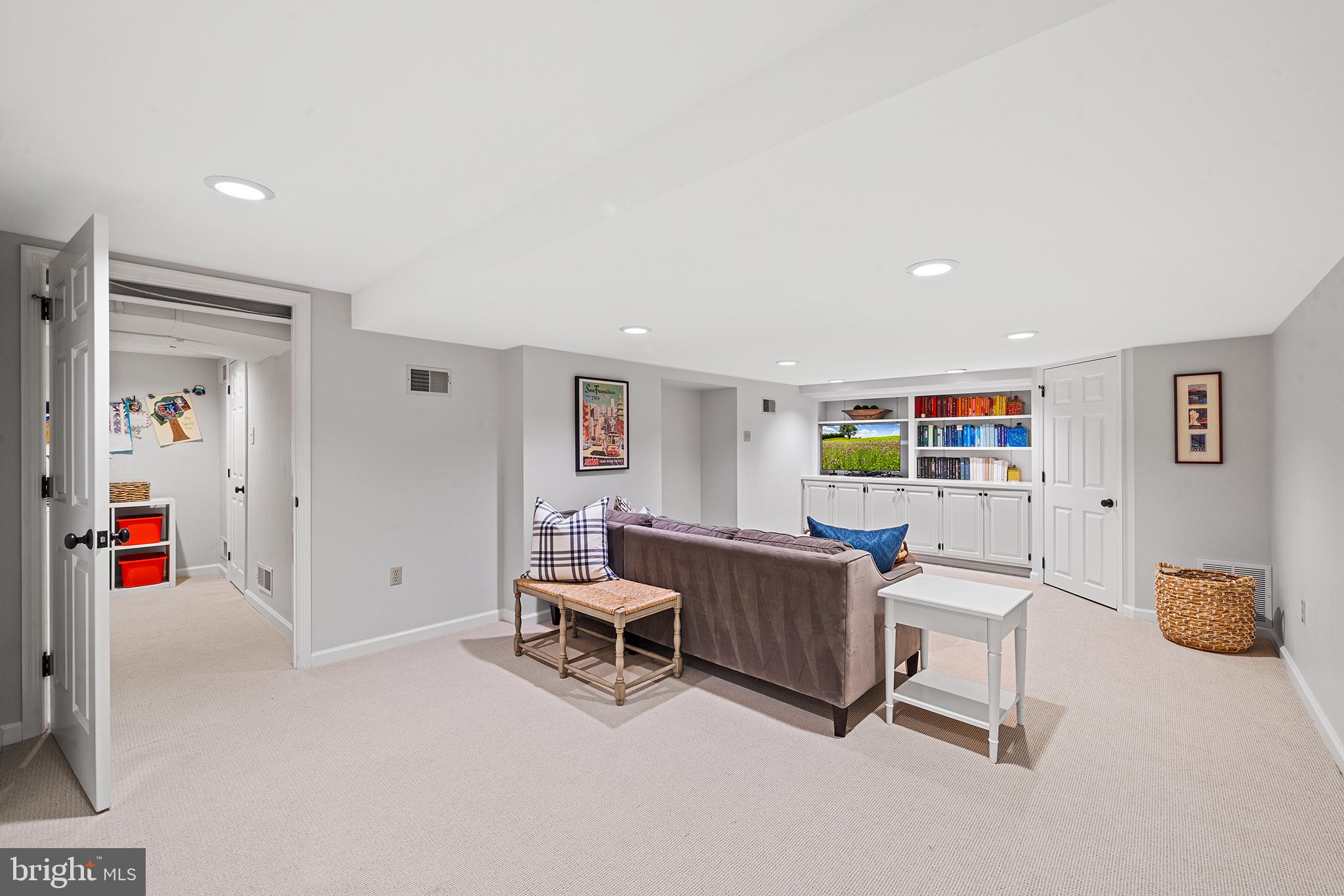 SOUTH WAYNE - Residential