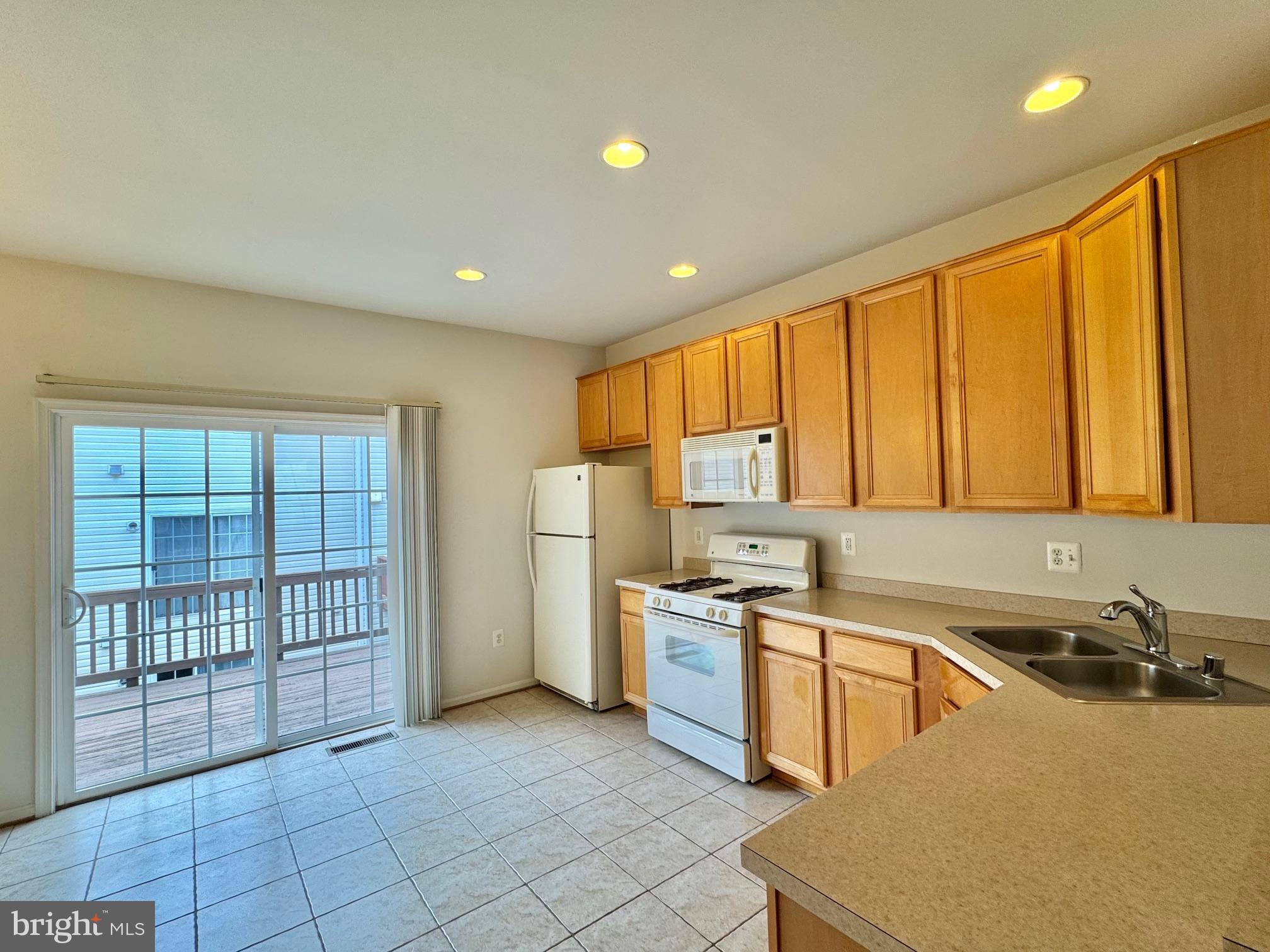 HEARTHSIDE AT FLYNNS CROSSING - Residential Lease