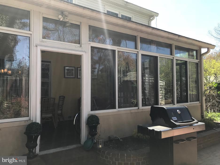 HOLLIN GLEN - Residential Lease