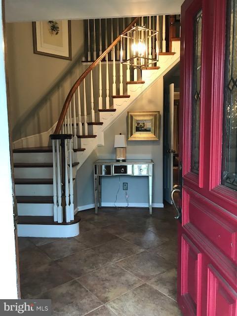 HOLLIN GLEN - Residential Lease