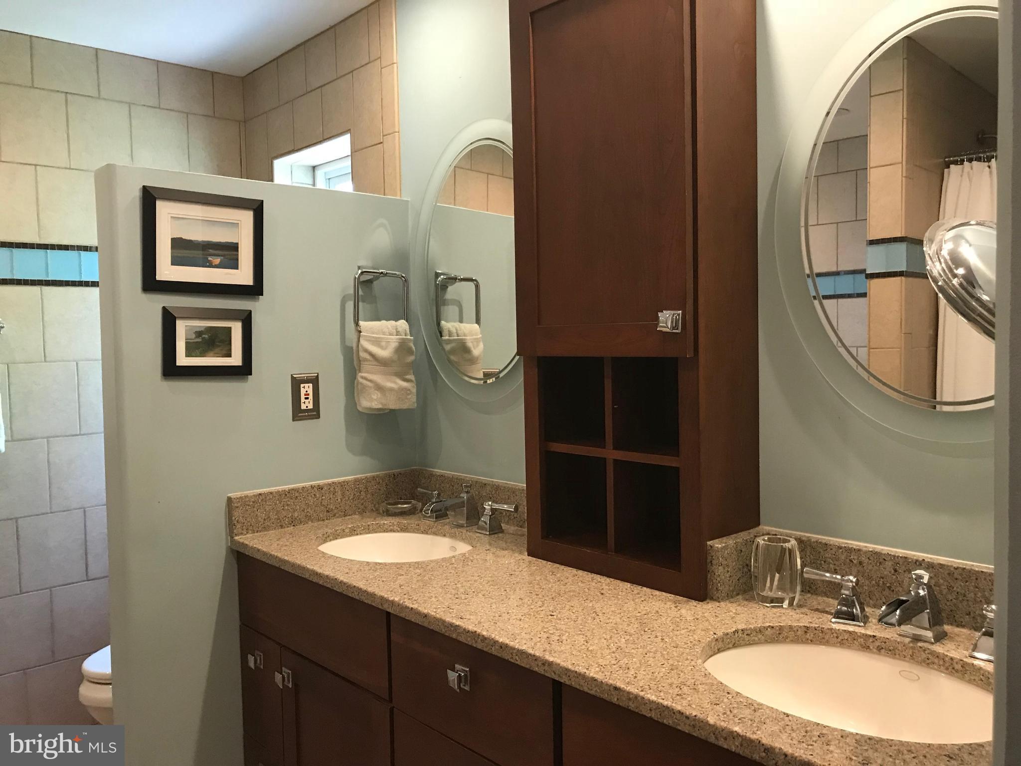 HOLLIN GLEN - Residential Lease