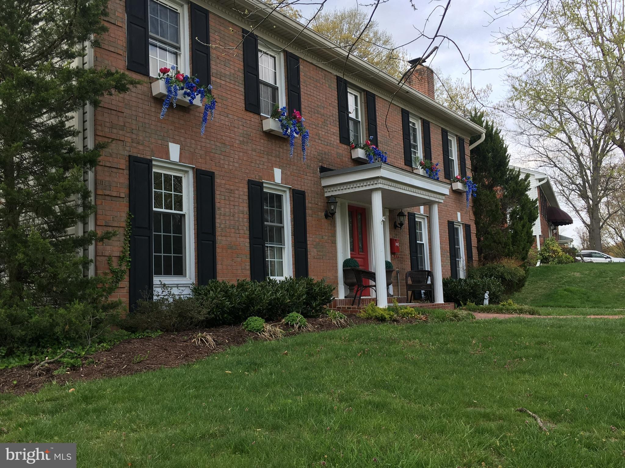 HOLLIN GLEN - Residential Lease