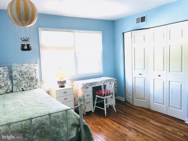 HOLLIN GLEN - Residential Lease