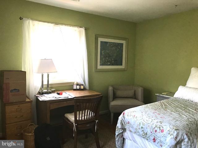 HOLLIN GLEN - Residential Lease