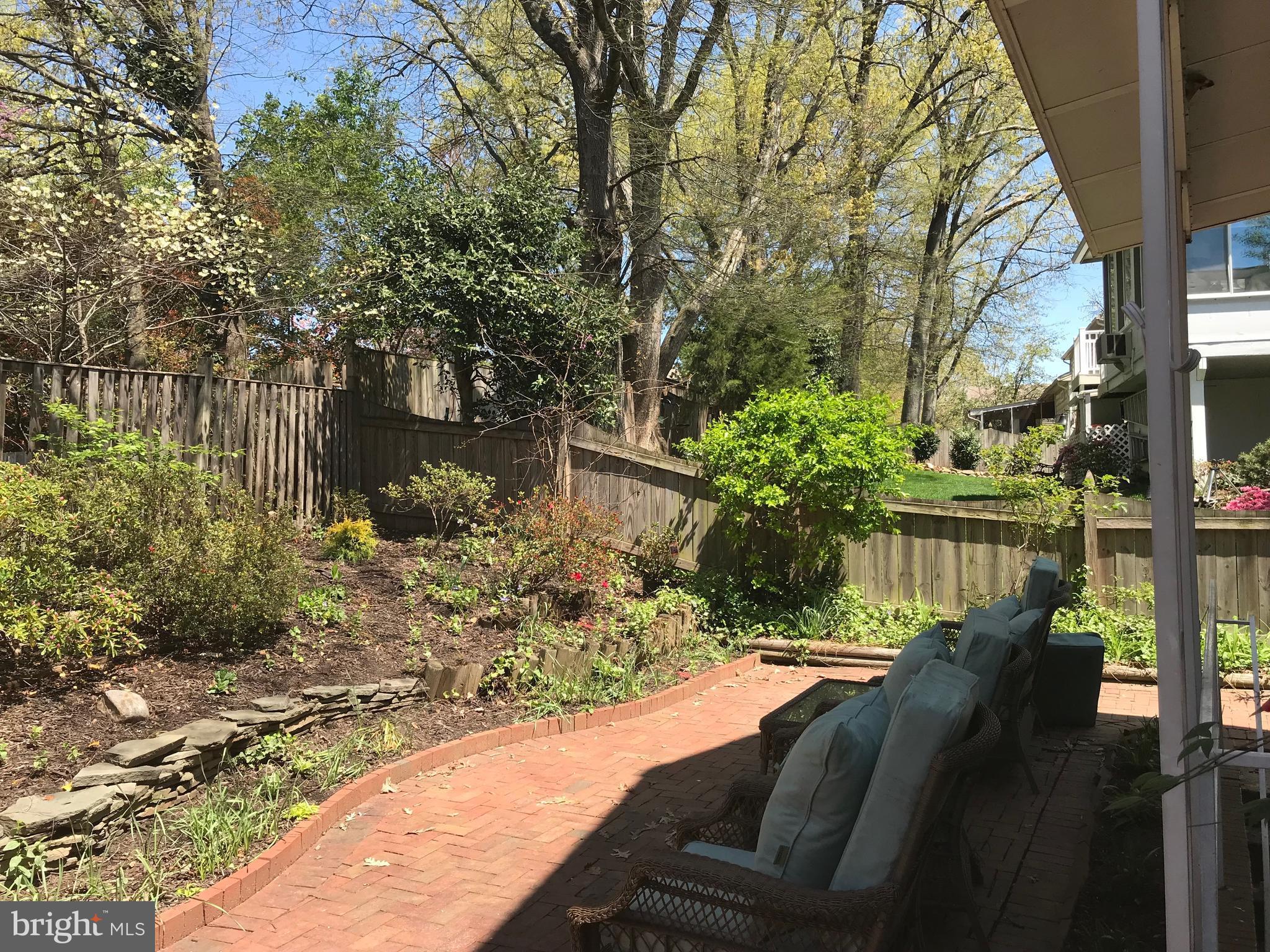 HOLLIN GLEN - Residential Lease