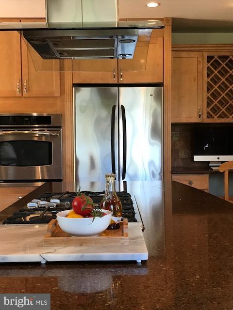 HOLLIN GLEN - Residential Lease