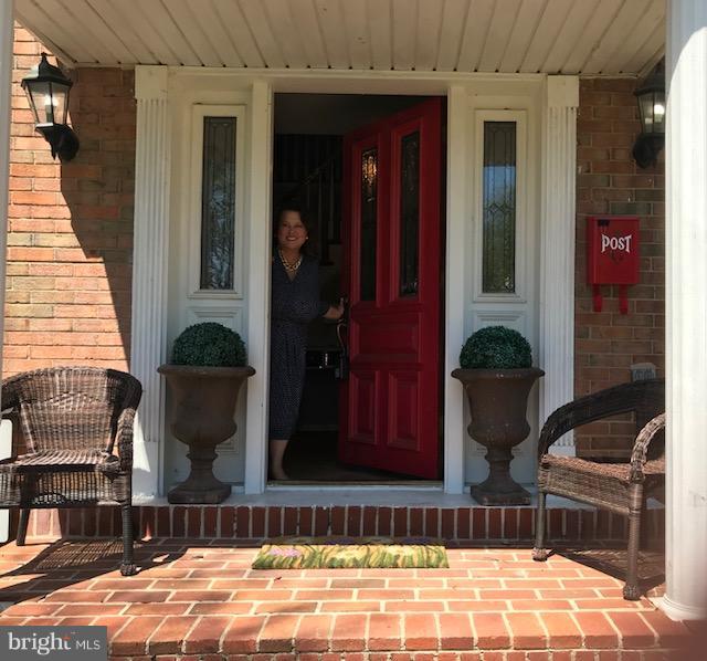 HOLLIN GLEN - Residential Lease