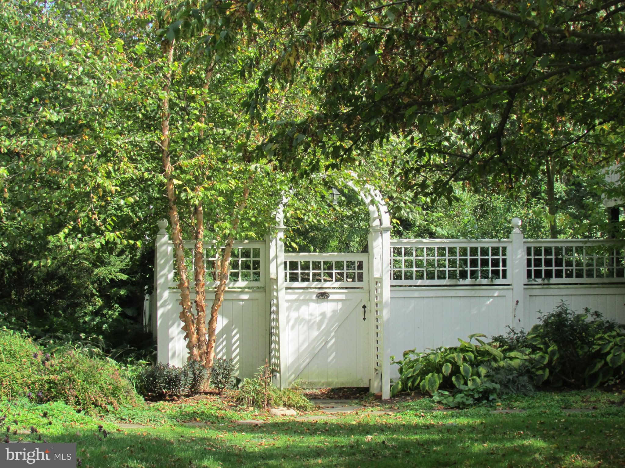 LAFAYETTE HILL - Residential