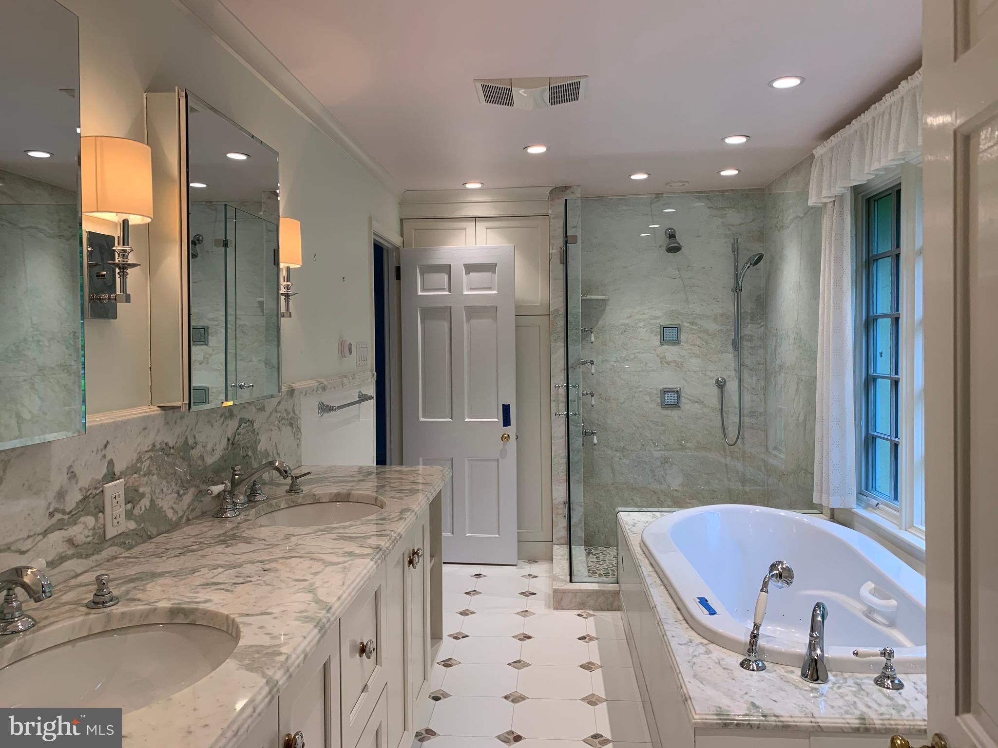 LAFAYETTE HILL - Residential