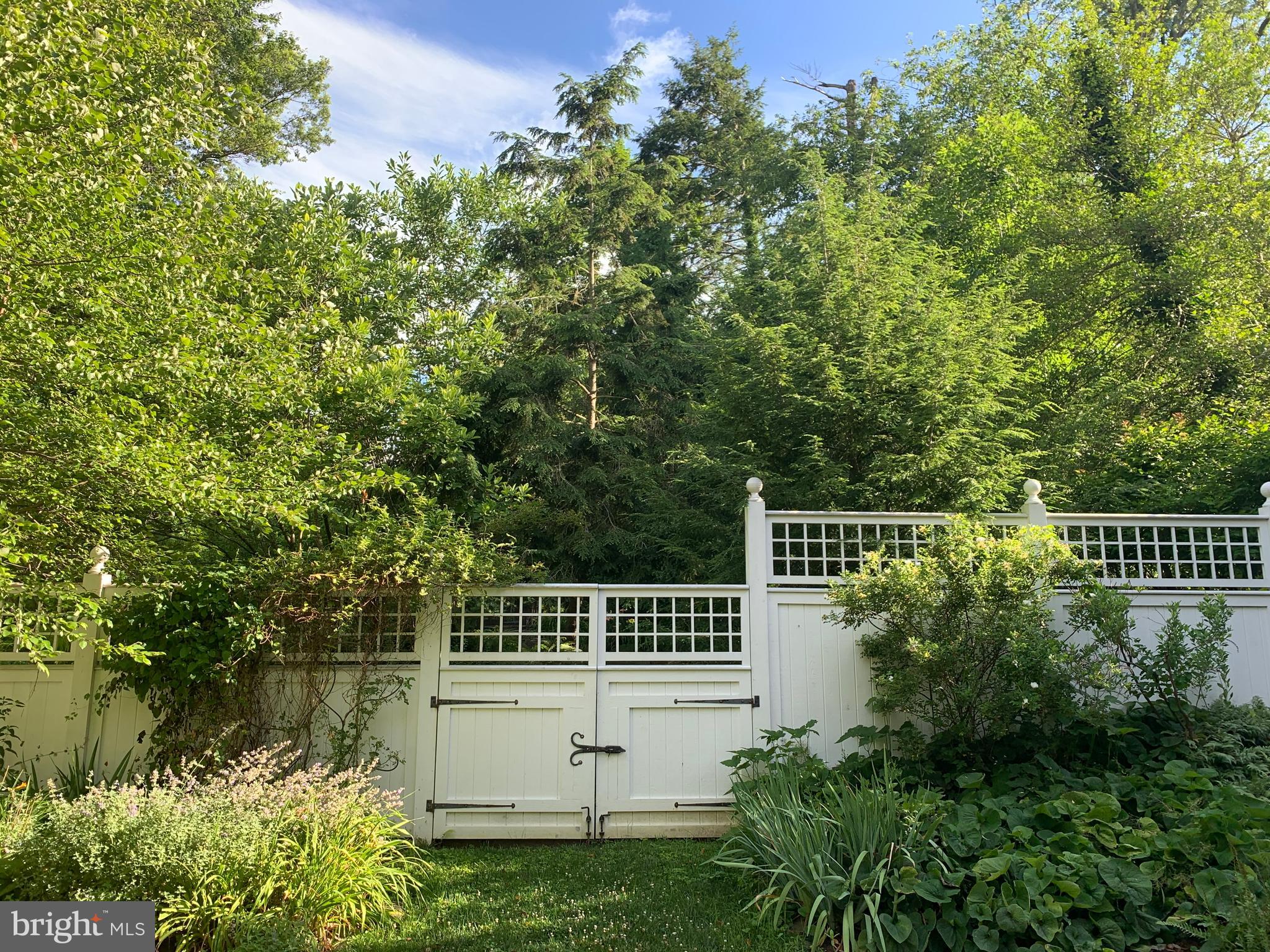 LAFAYETTE HILL - Residential