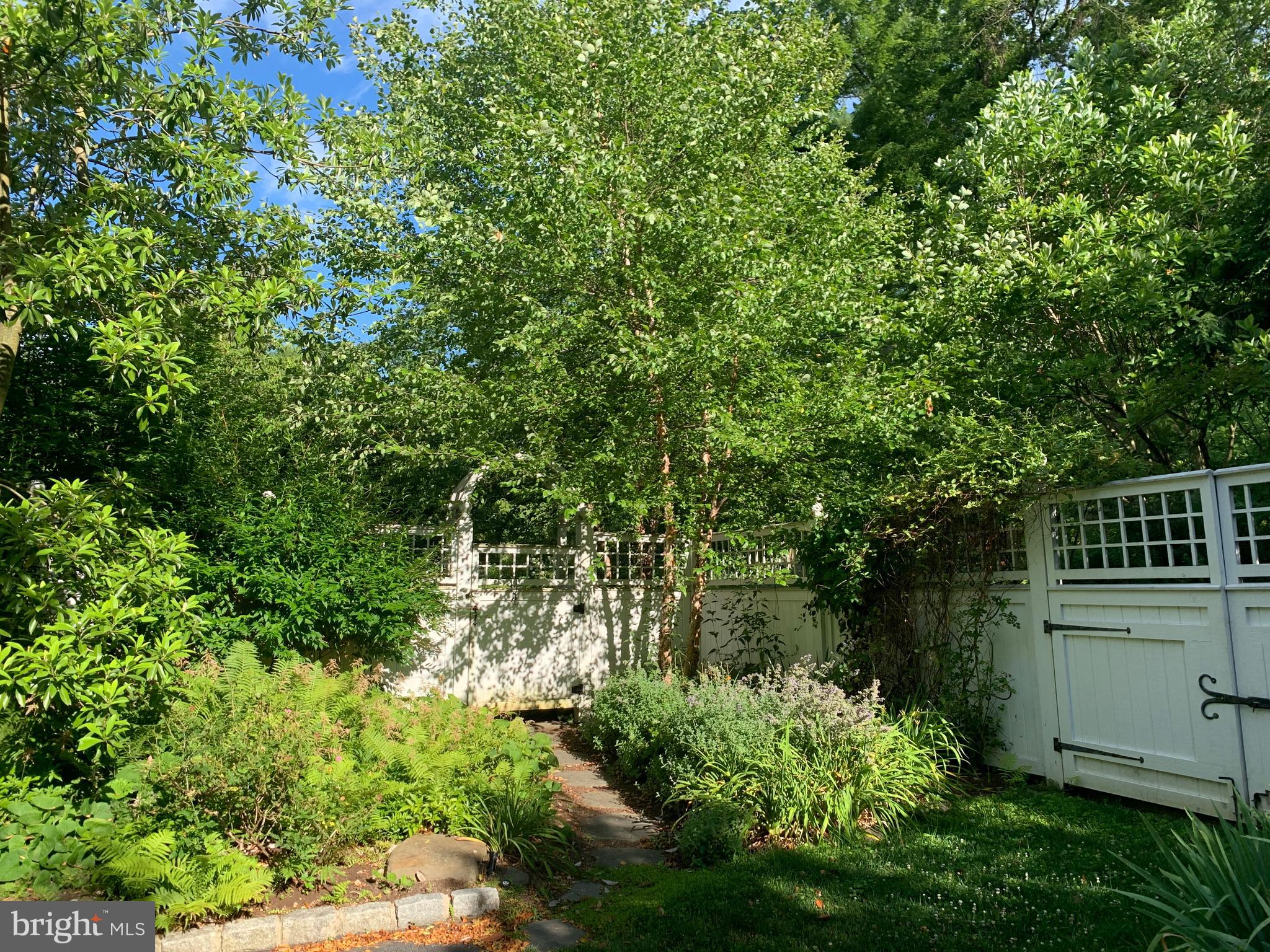 LAFAYETTE HILL - Residential