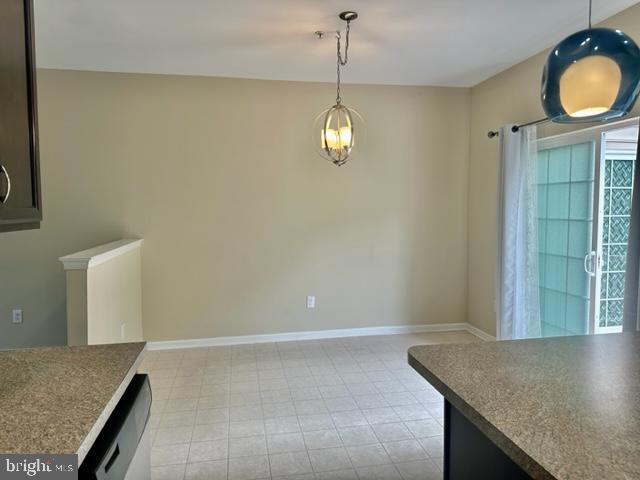 CARRIAGE HILL - Residential Lease