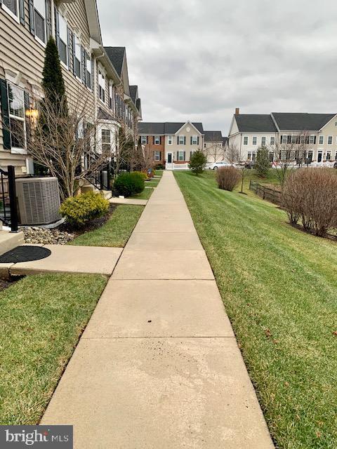 CARRIAGE HILL - Residential Lease