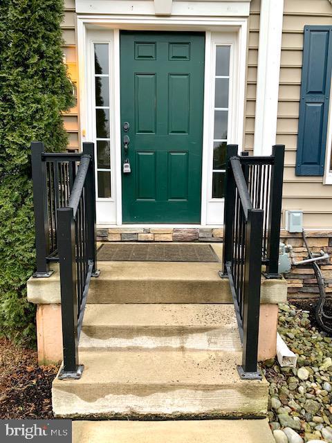 CARRIAGE HILL - Residential Lease