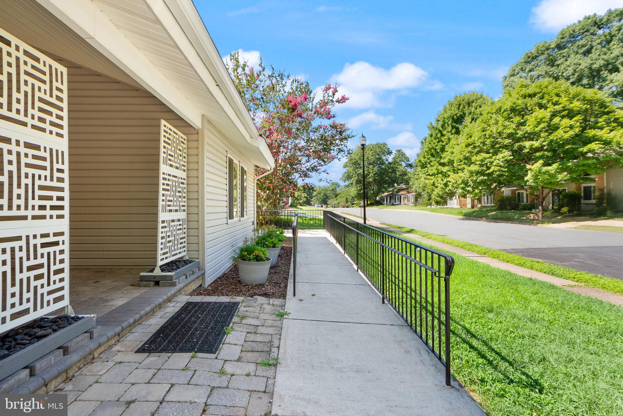 120 E MEADOWLAND LANE E
