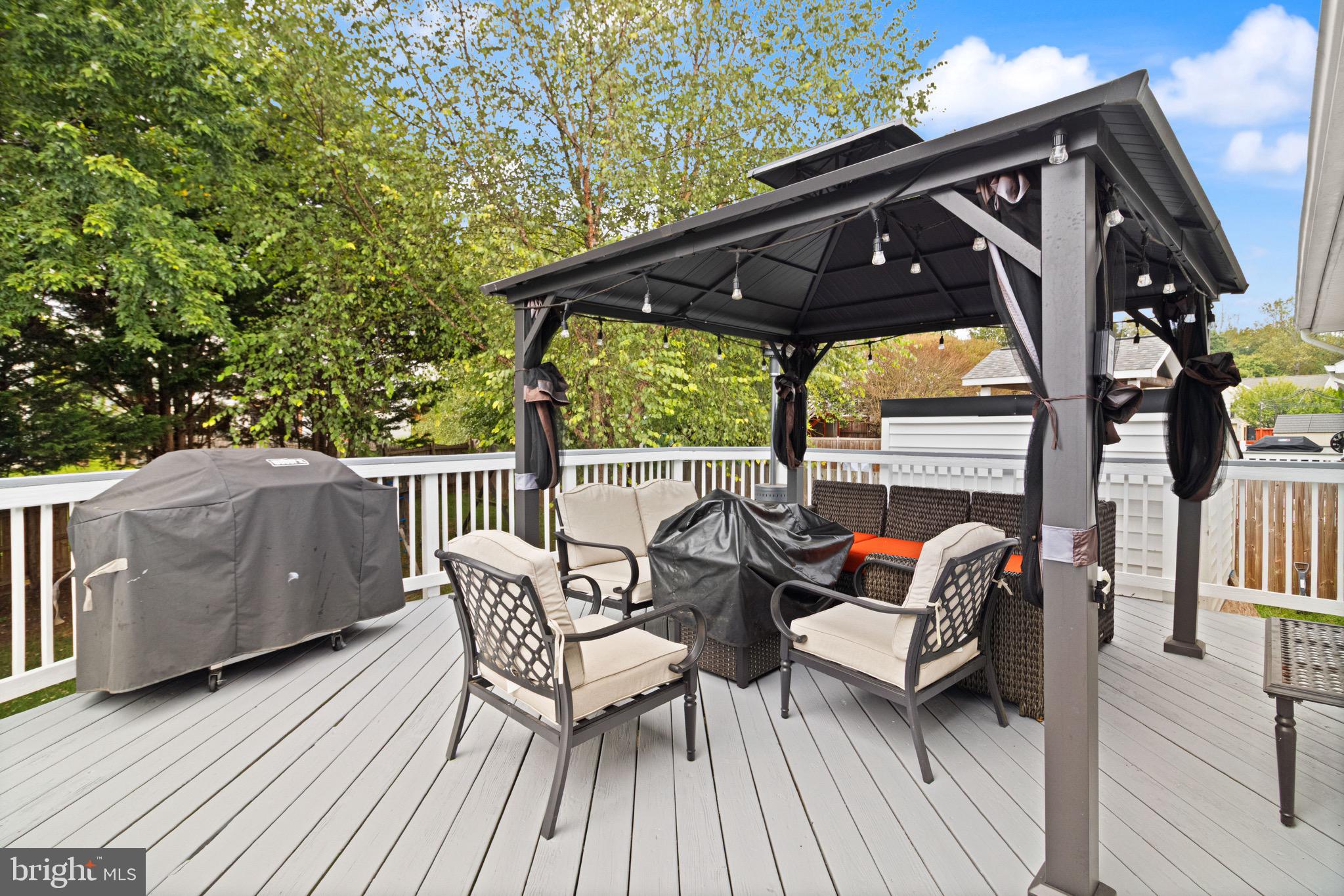 BLOOMS CROSSING - Residential