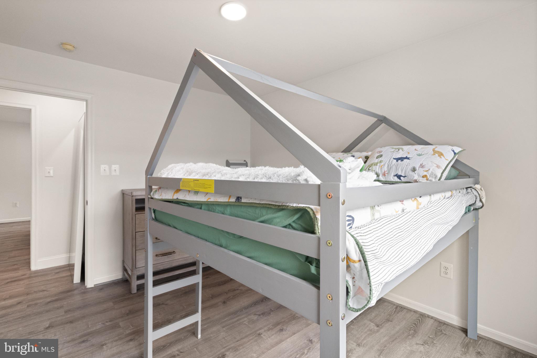 BLOOMS CROSSING - Residential