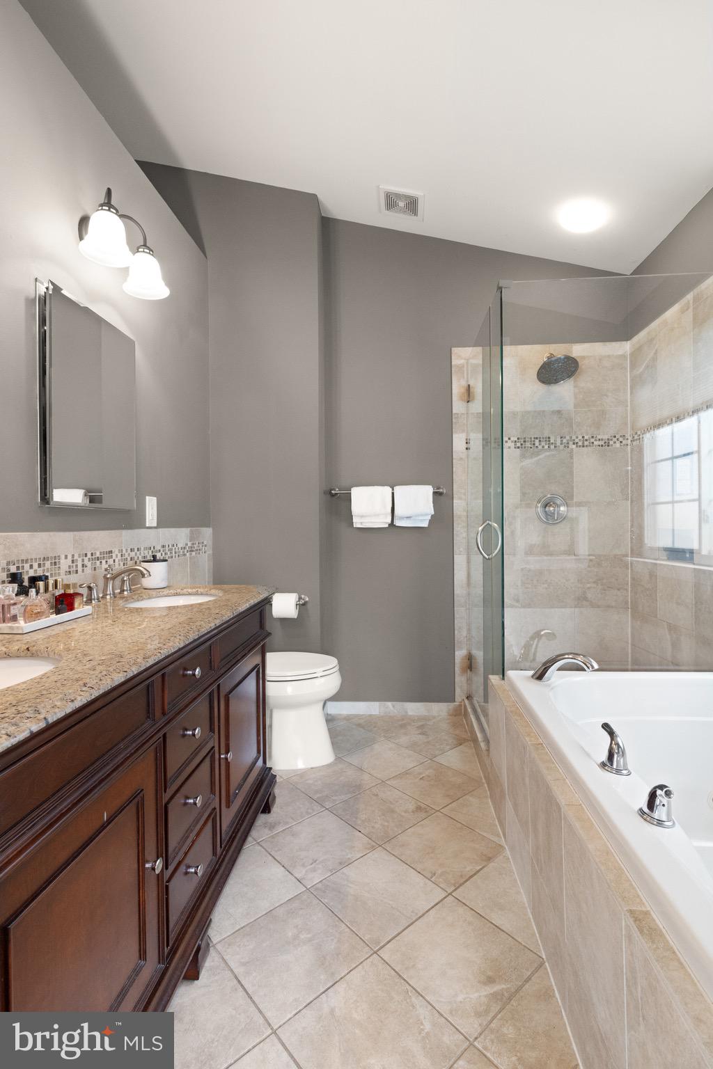 BLOOMS CROSSING - Residential