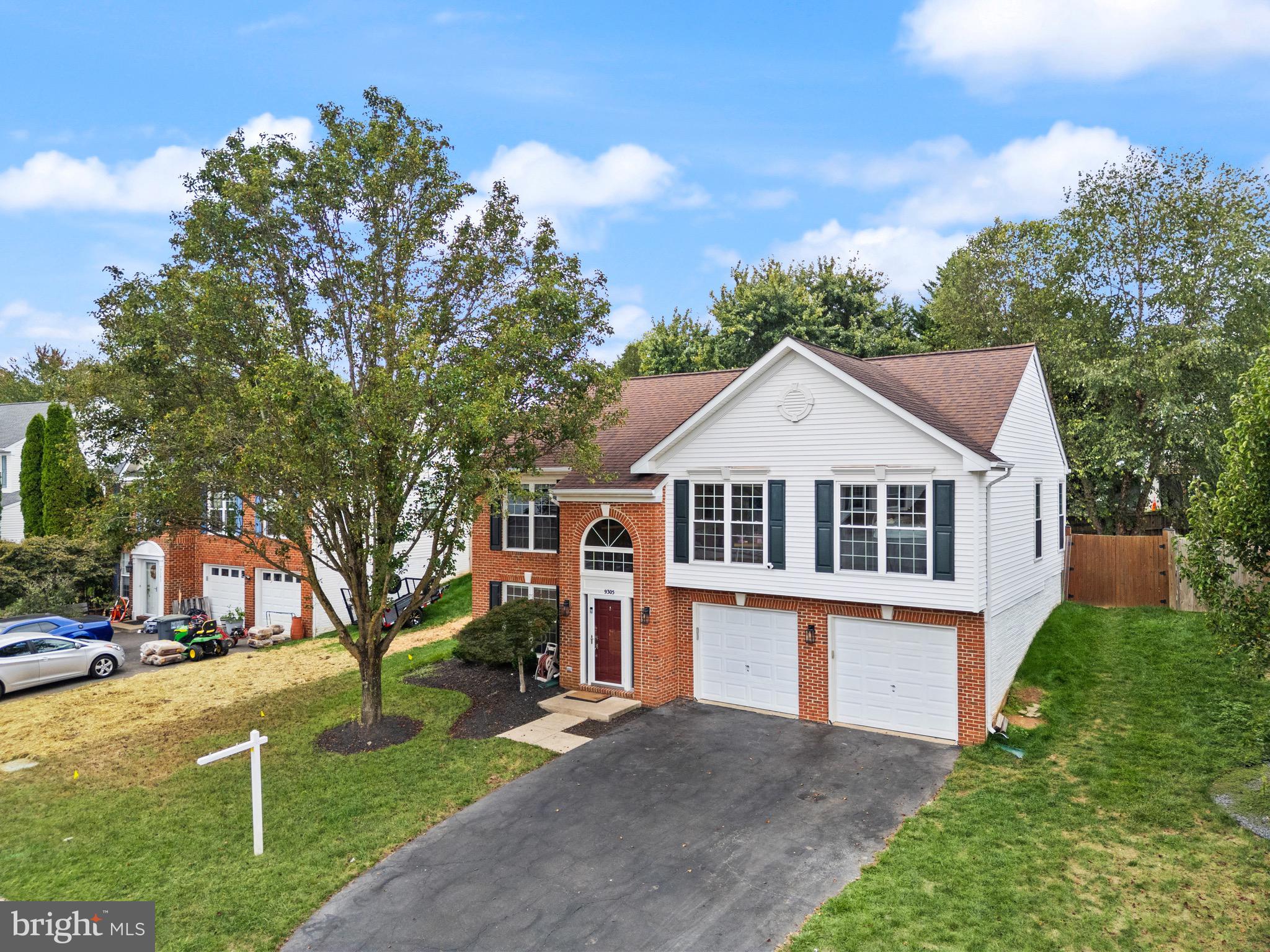 BLOOMS CROSSING - Residential