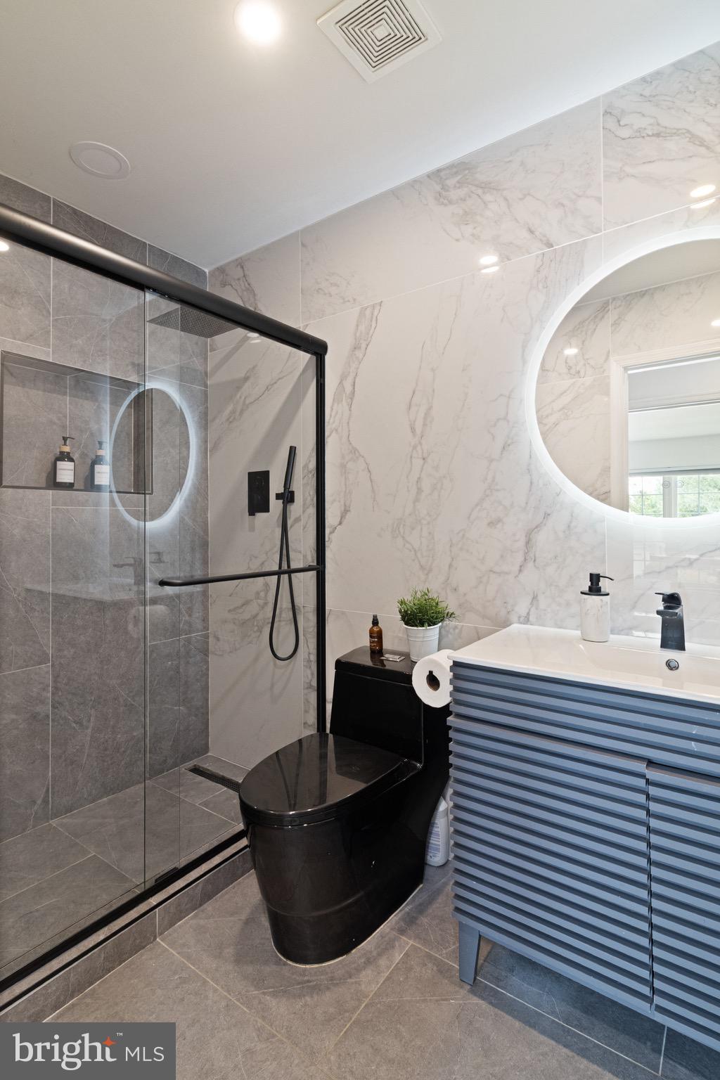 BLOOMS CROSSING - Residential