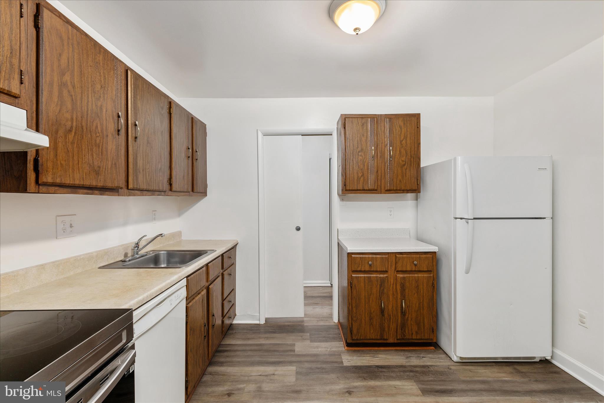 HAWTHORNE VILLAGE - Residential