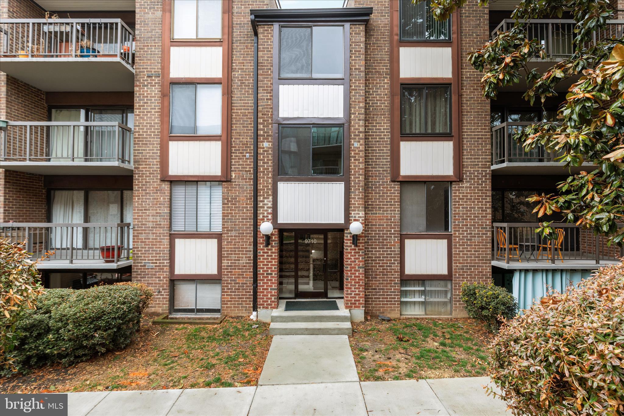 HAWTHORNE VILLAGE - Residential