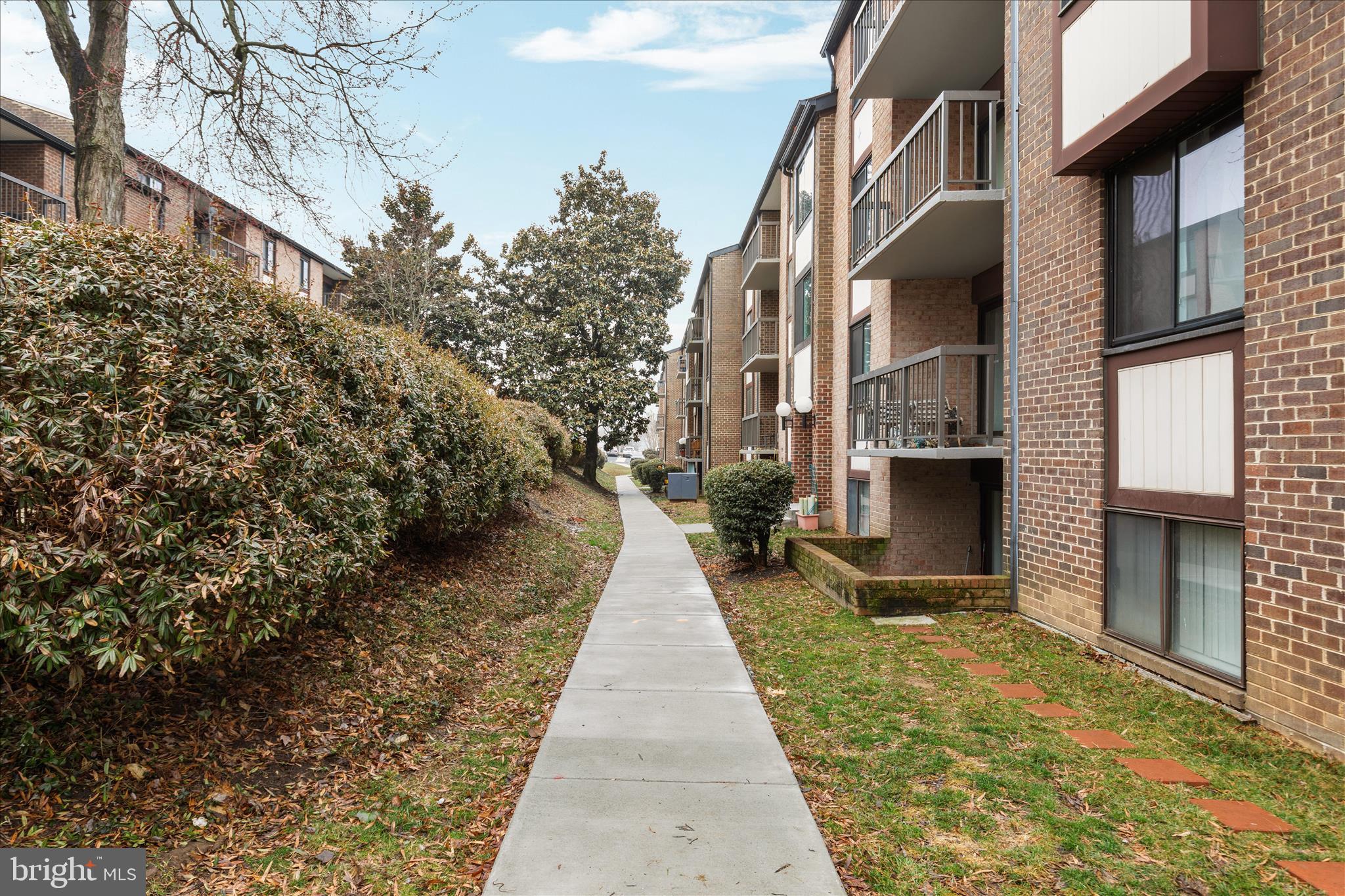 HAWTHORNE VILLAGE - Residential