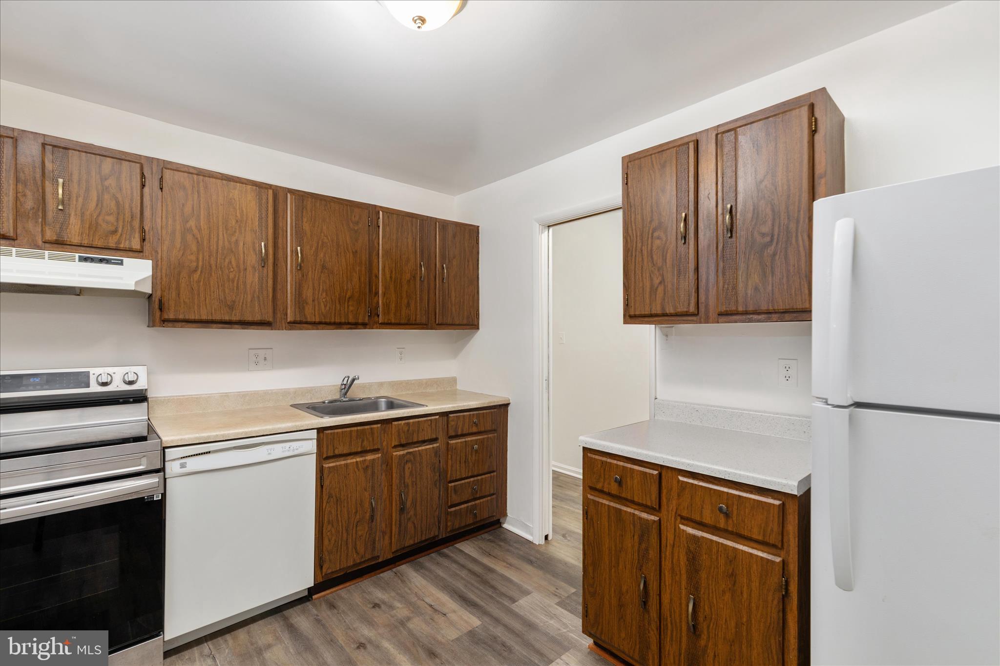 HAWTHORNE VILLAGE - Residential