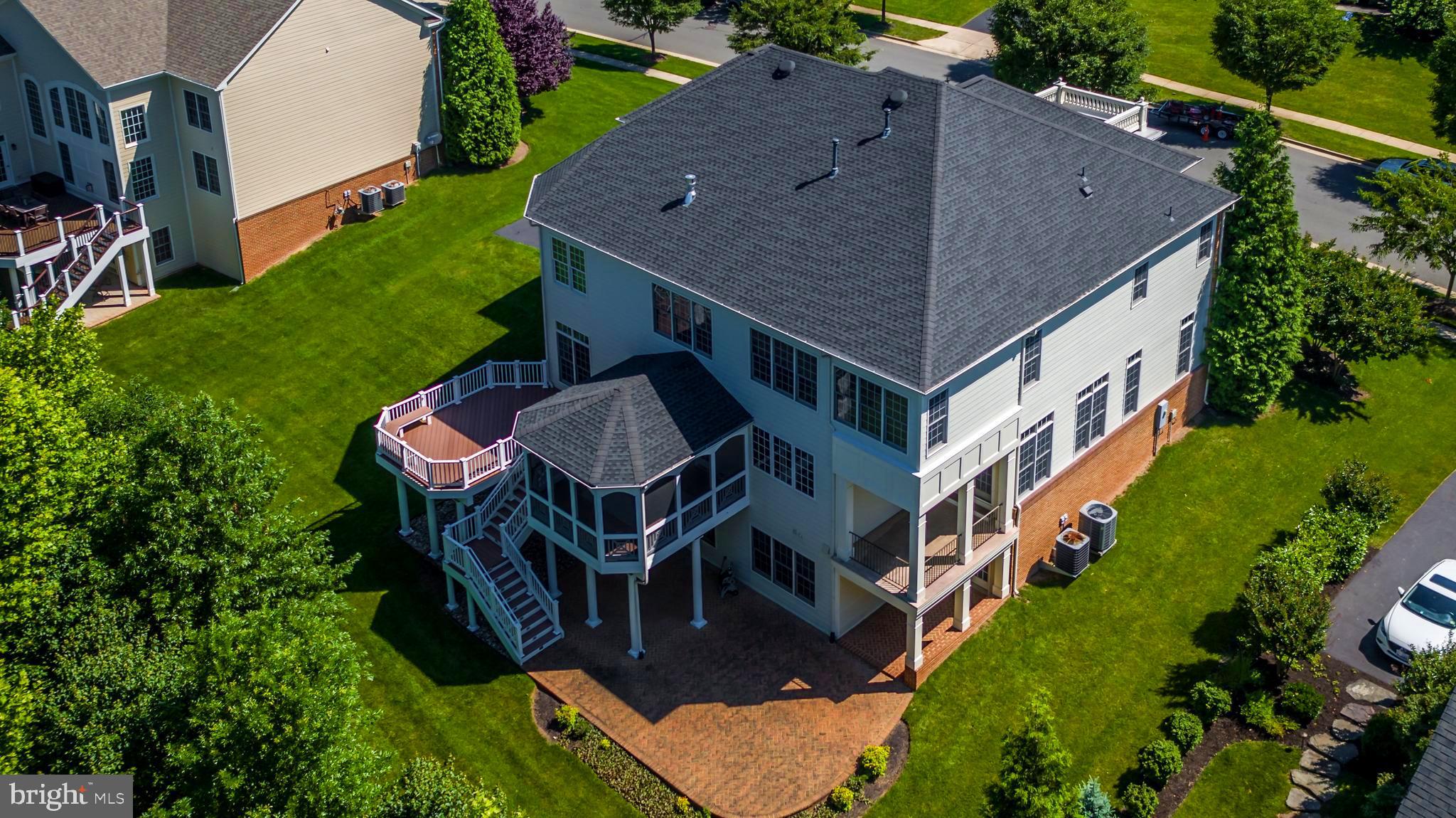 LANSDOWNE ON THE POTOMAC - Residential